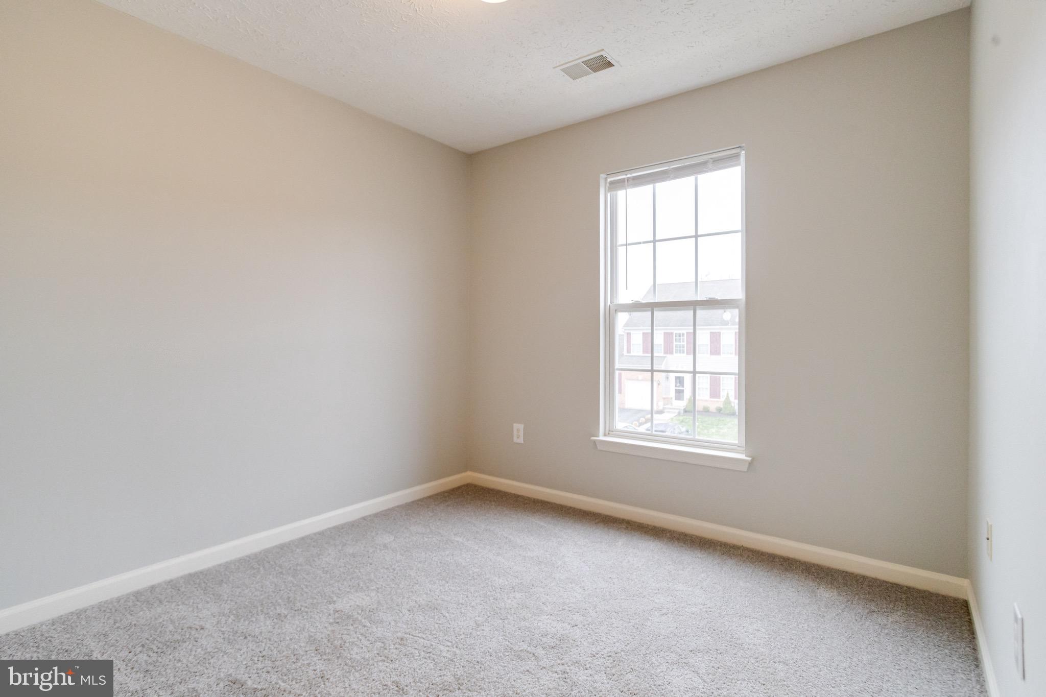 HOLLY WOODS - Residential