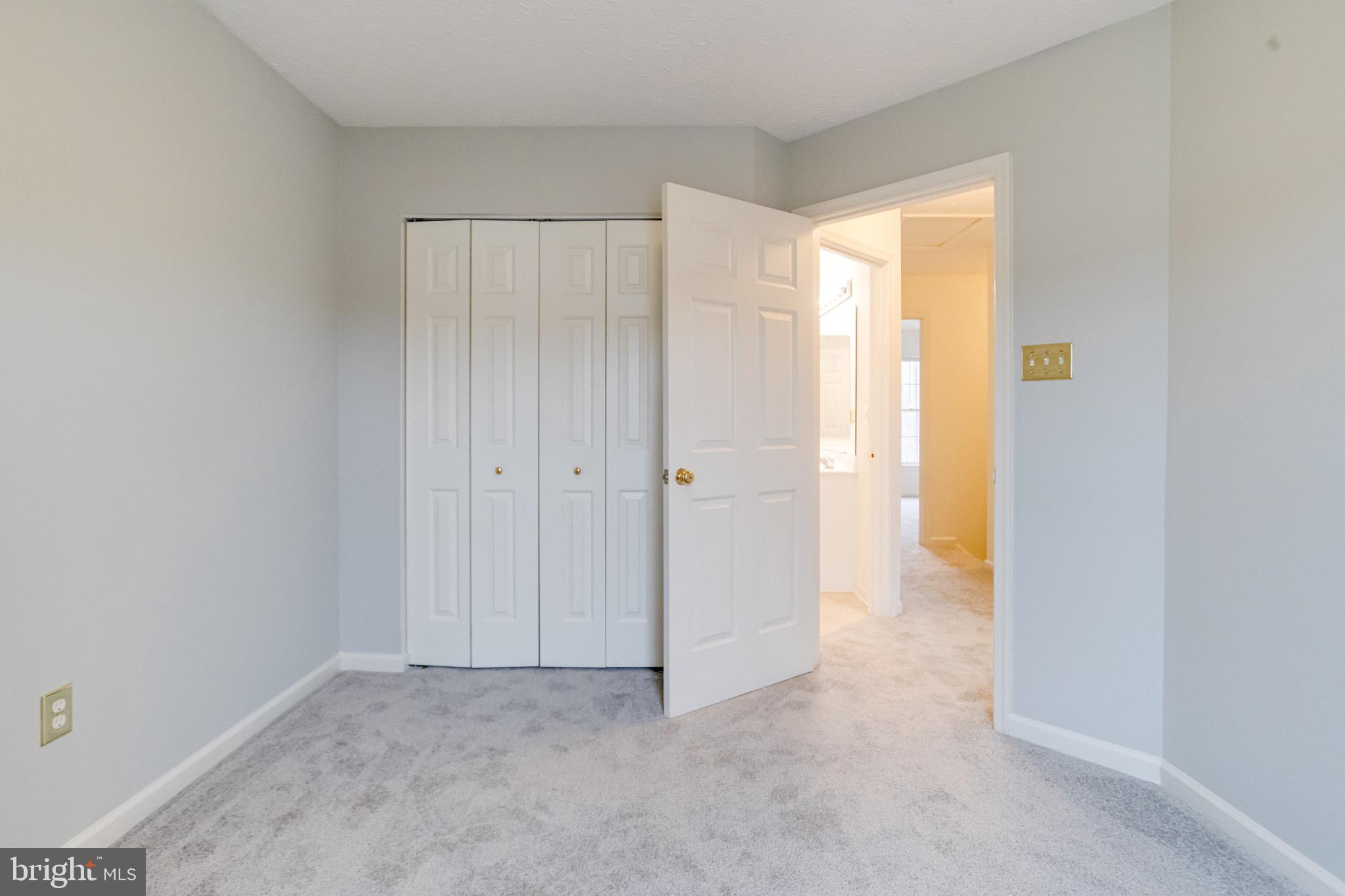 HOLLY WOODS - Residential