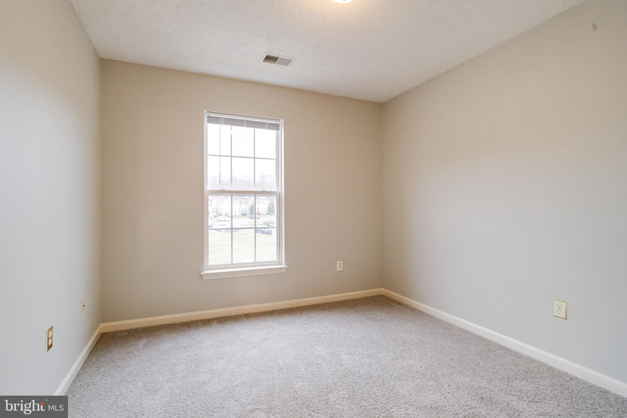 HOLLY WOODS - Residential