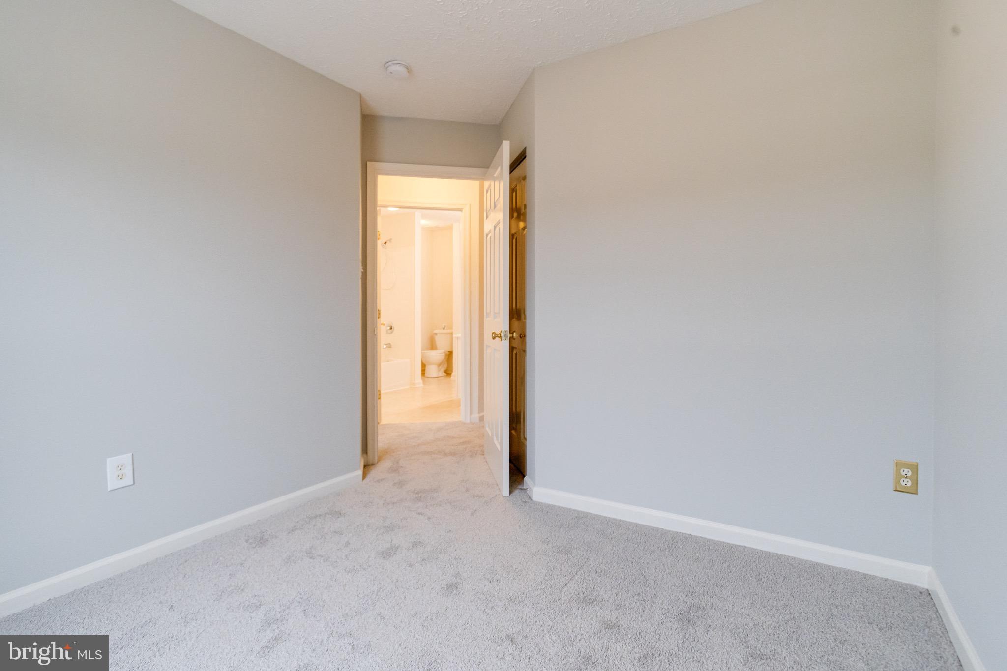 HOLLY WOODS - Residential