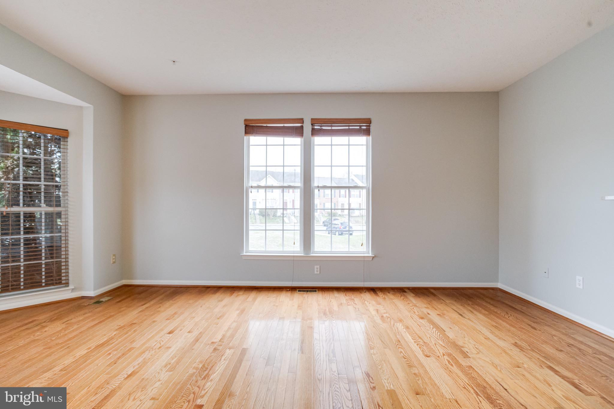 HOLLY WOODS - Residential