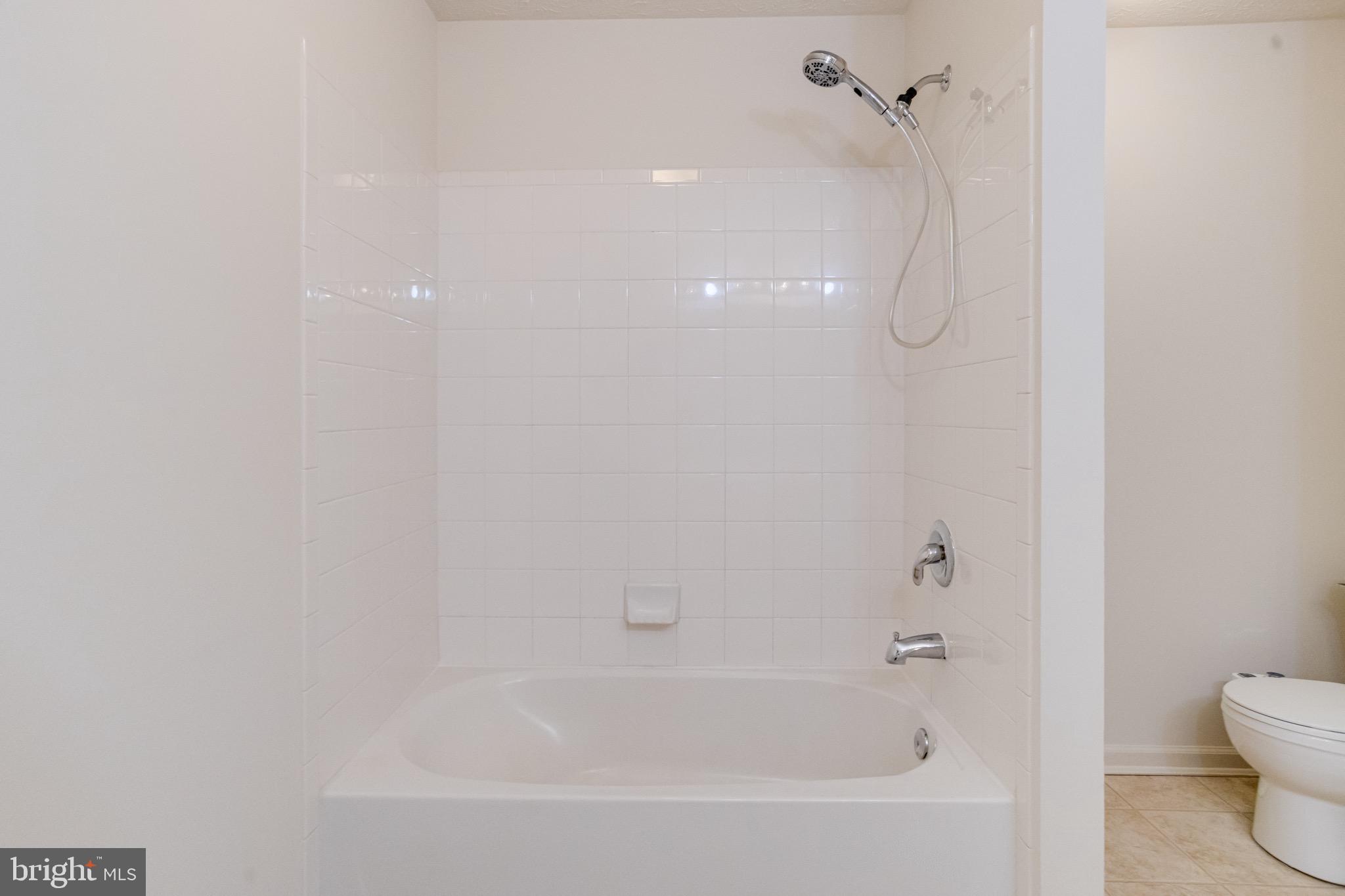 HOLLY WOODS - Residential