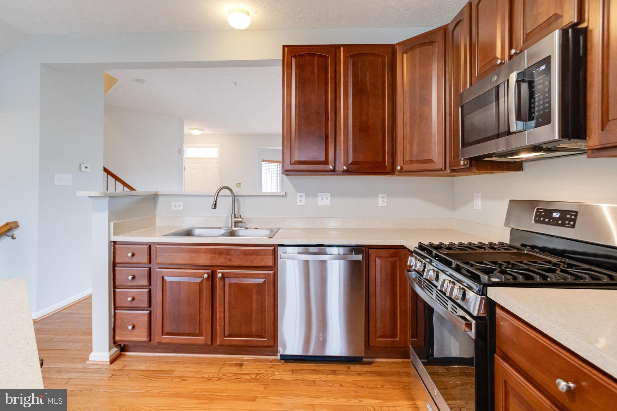 HOLLY WOODS - Residential