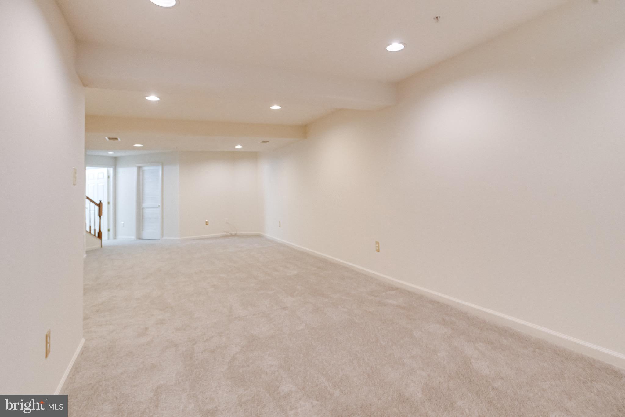 HOLLY WOODS - Residential