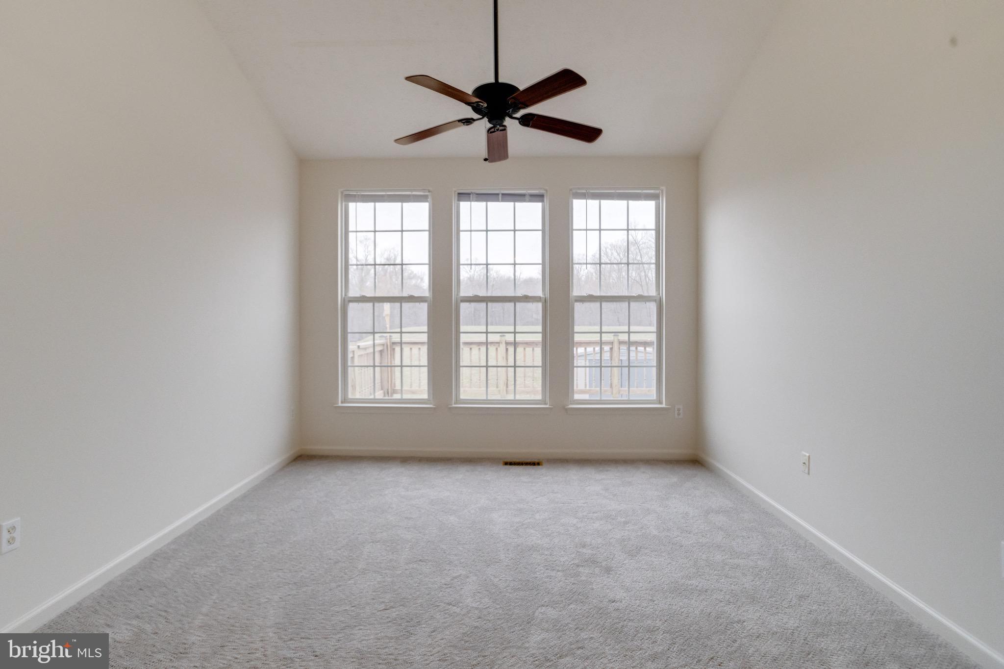 HOLLY WOODS - Residential