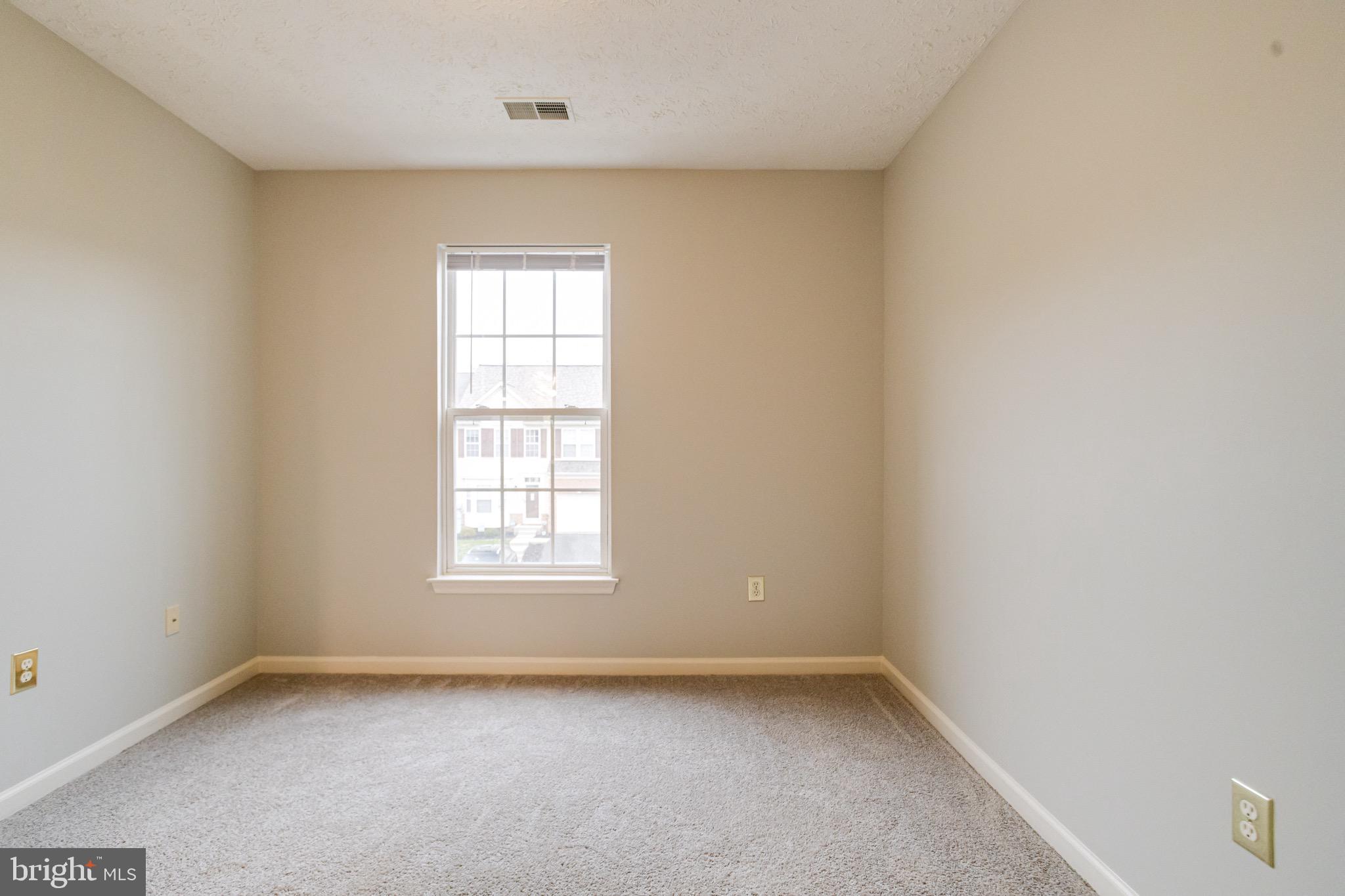 HOLLY WOODS - Residential