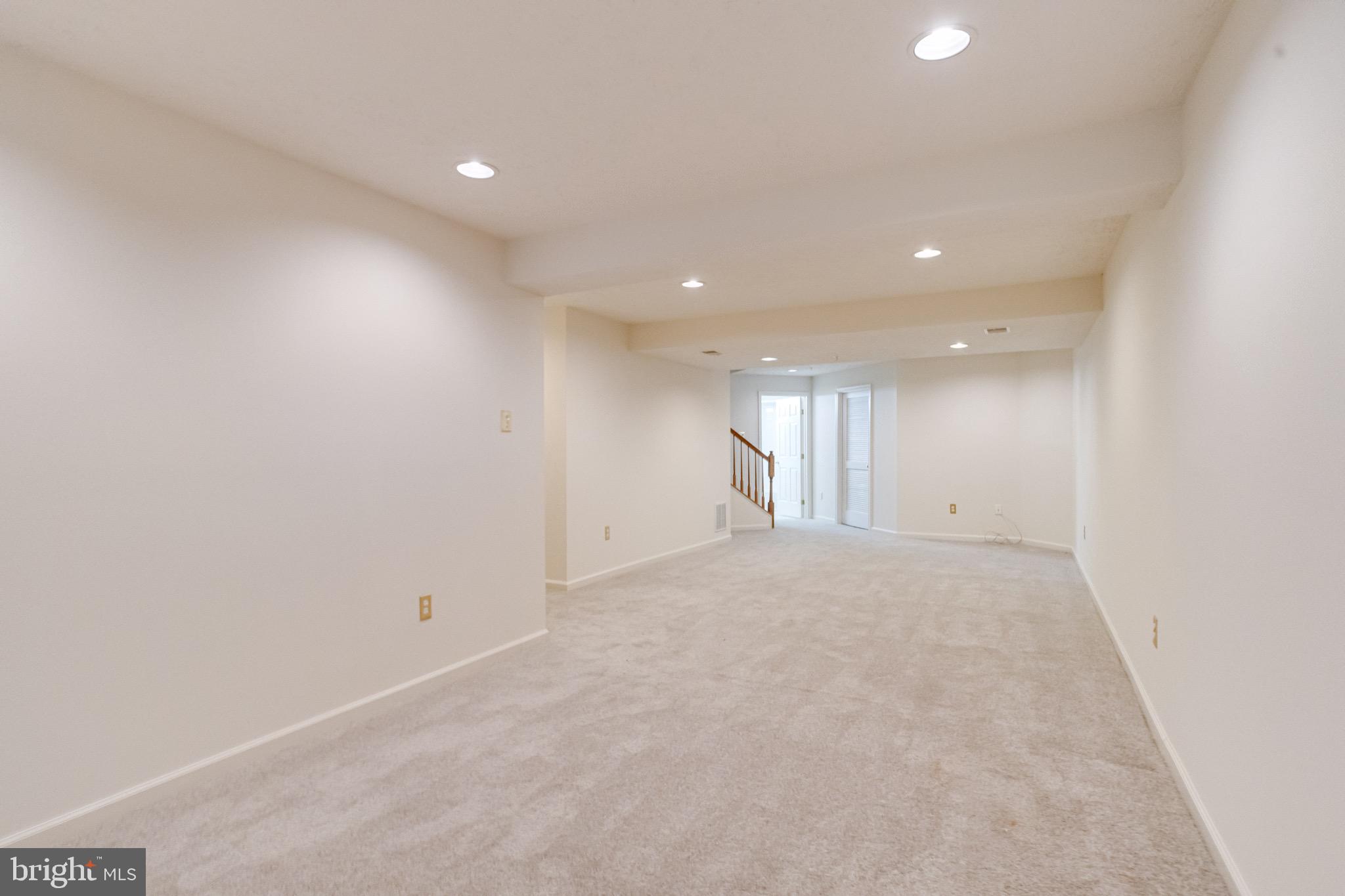 HOLLY WOODS - Residential