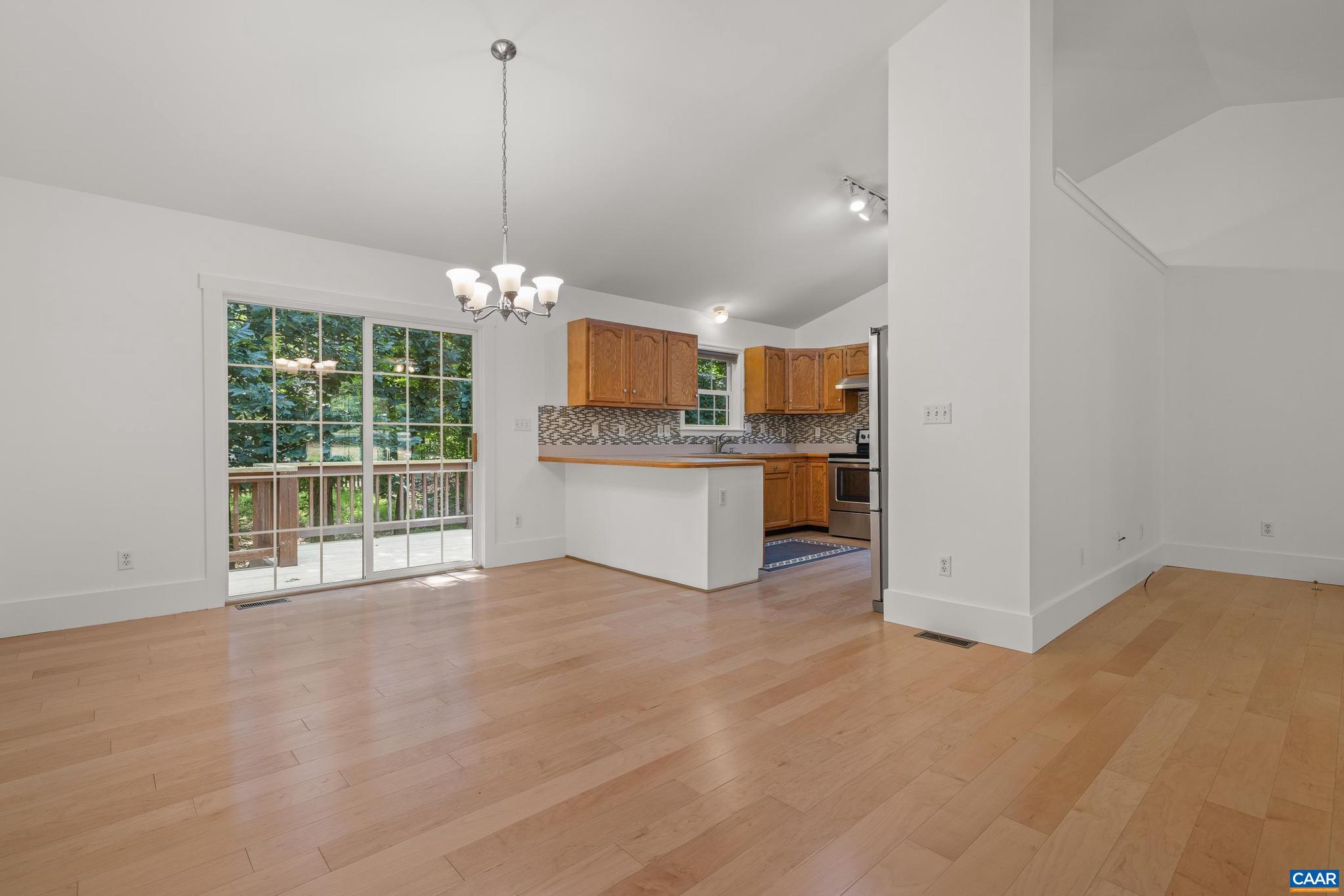 LAKE MONTICELLO - Residential