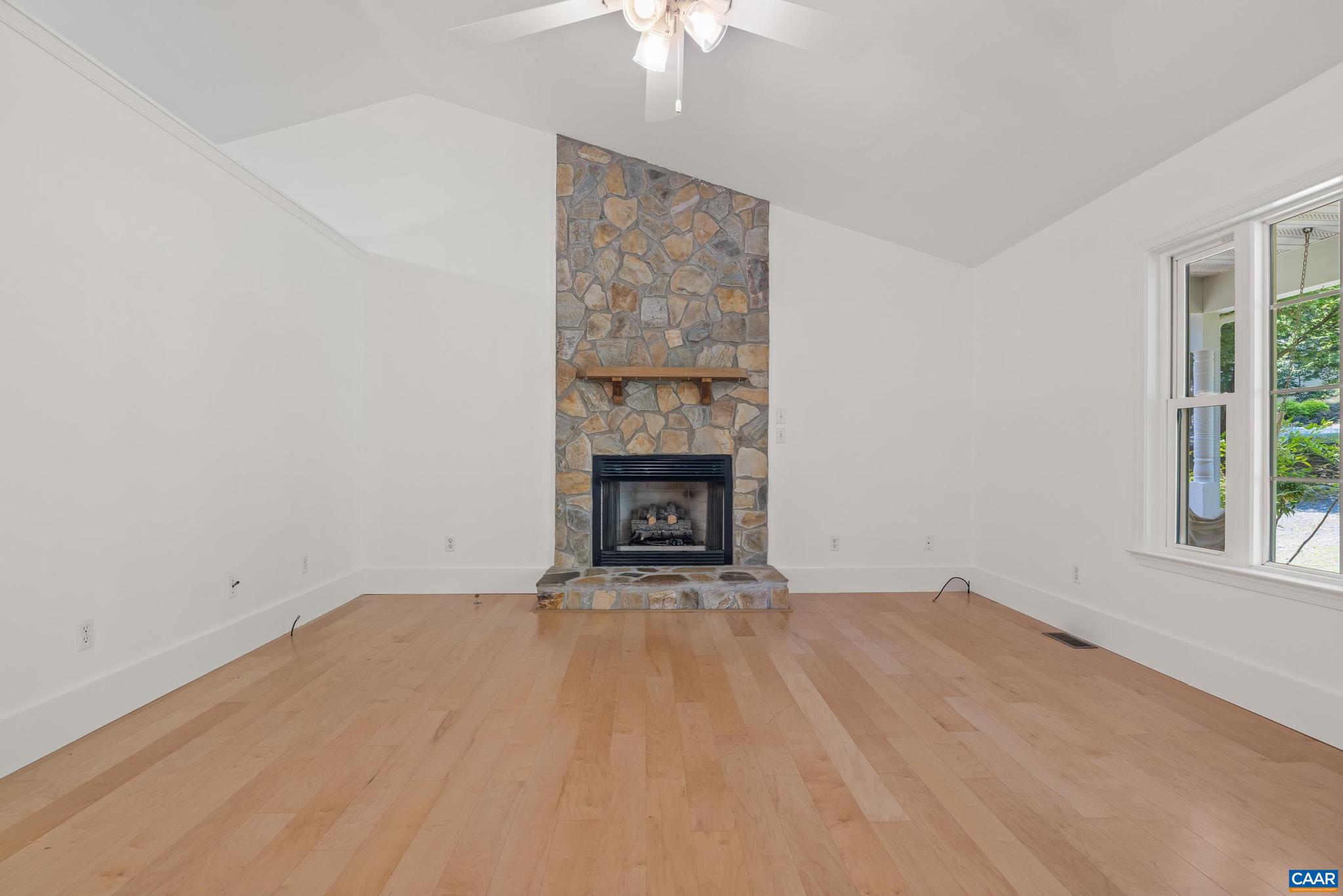 LAKE MONTICELLO - Residential