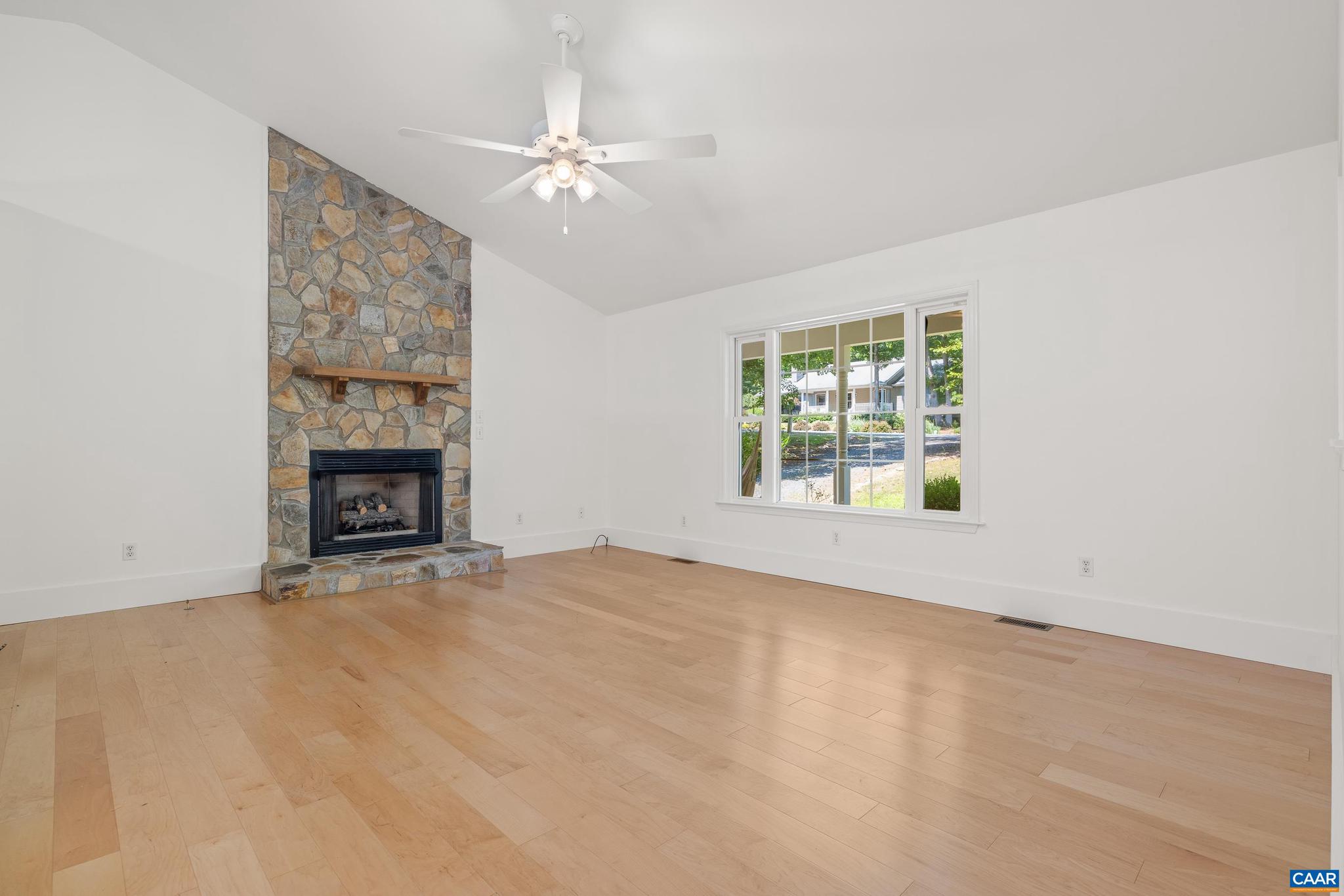 LAKE MONTICELLO - Residential