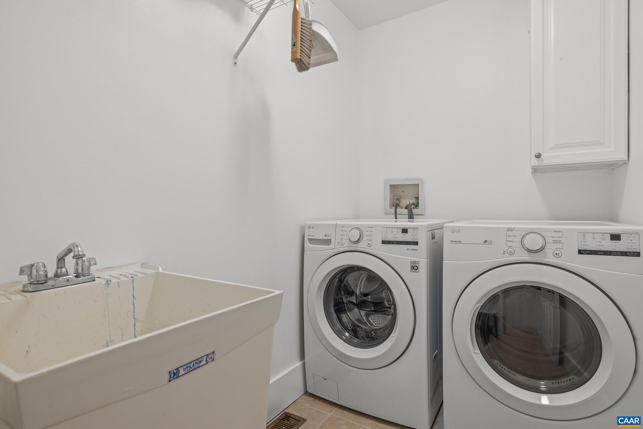 LAKE MONTICELLO - Residential