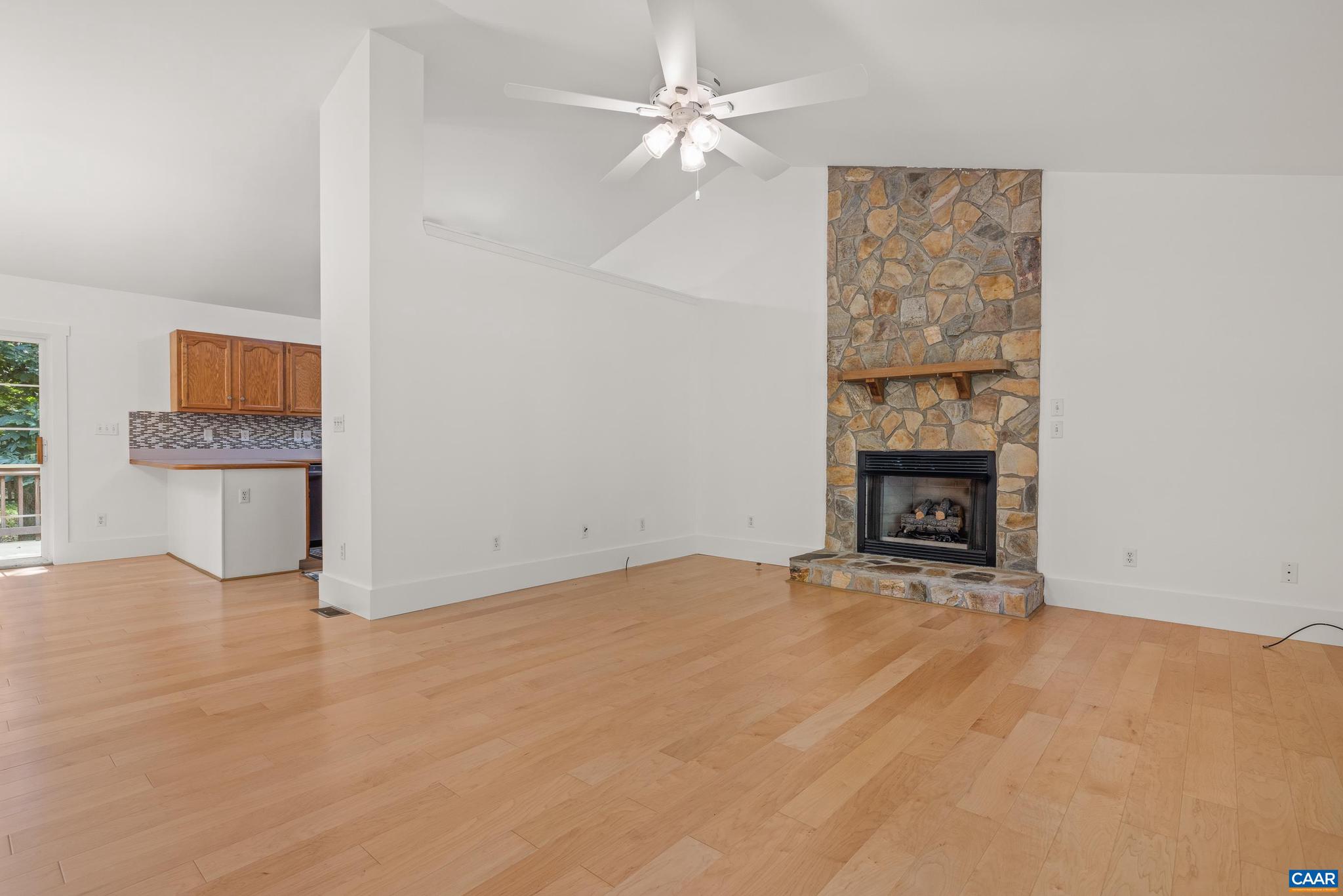 LAKE MONTICELLO - Residential