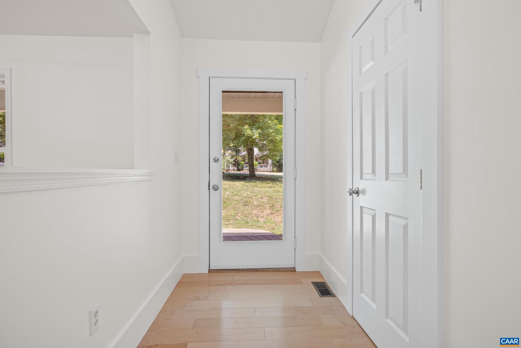 LAKE MONTICELLO - Residential