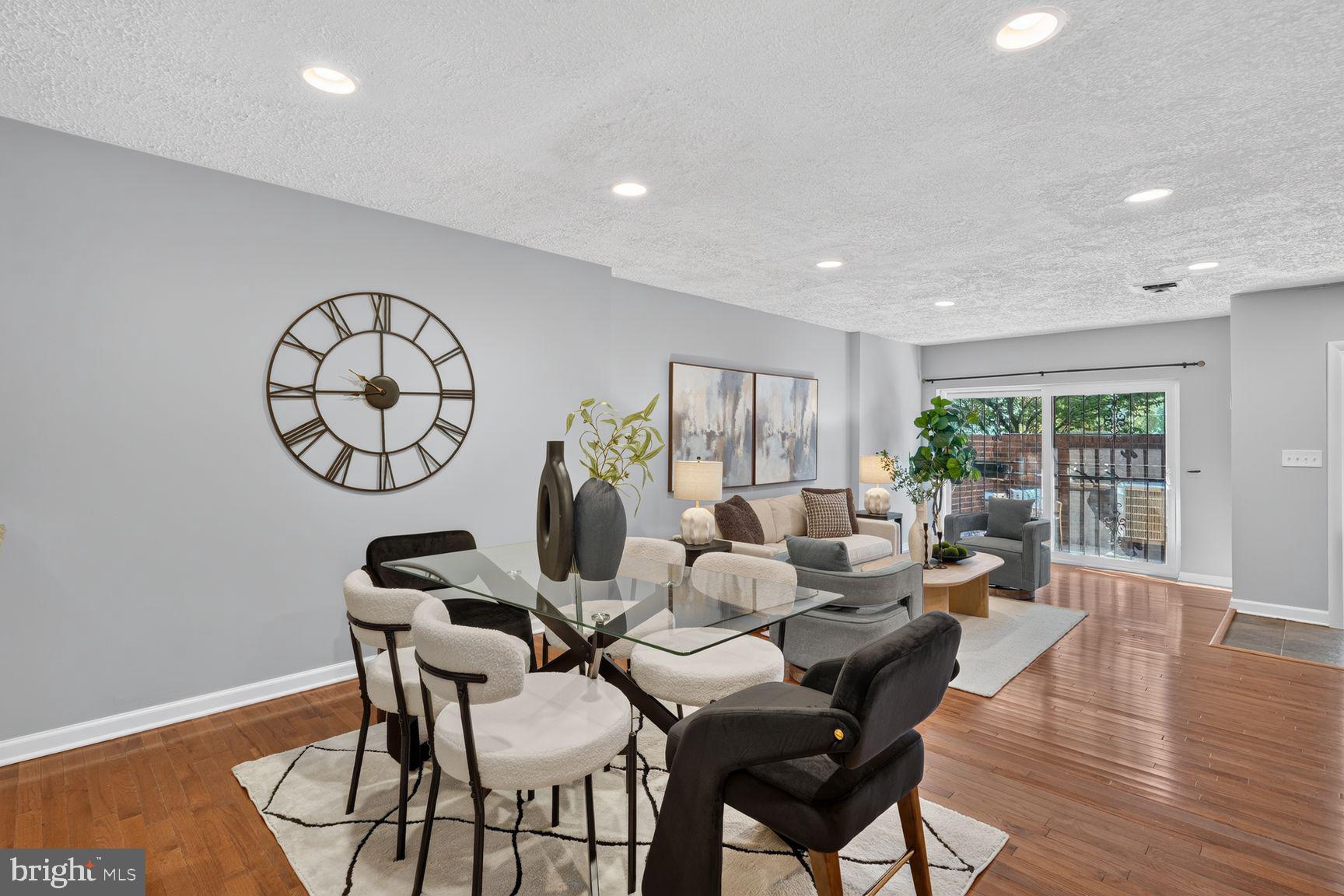 1041 MICHIGAN AVENUE NE 1041