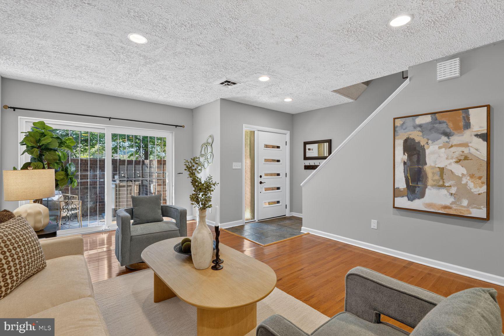 1041 MICHIGAN AVENUE NE 1041