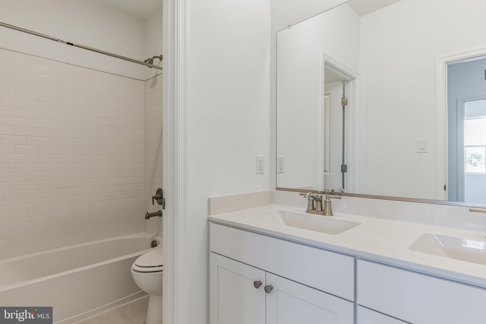 LIBERTY WEST - Residential