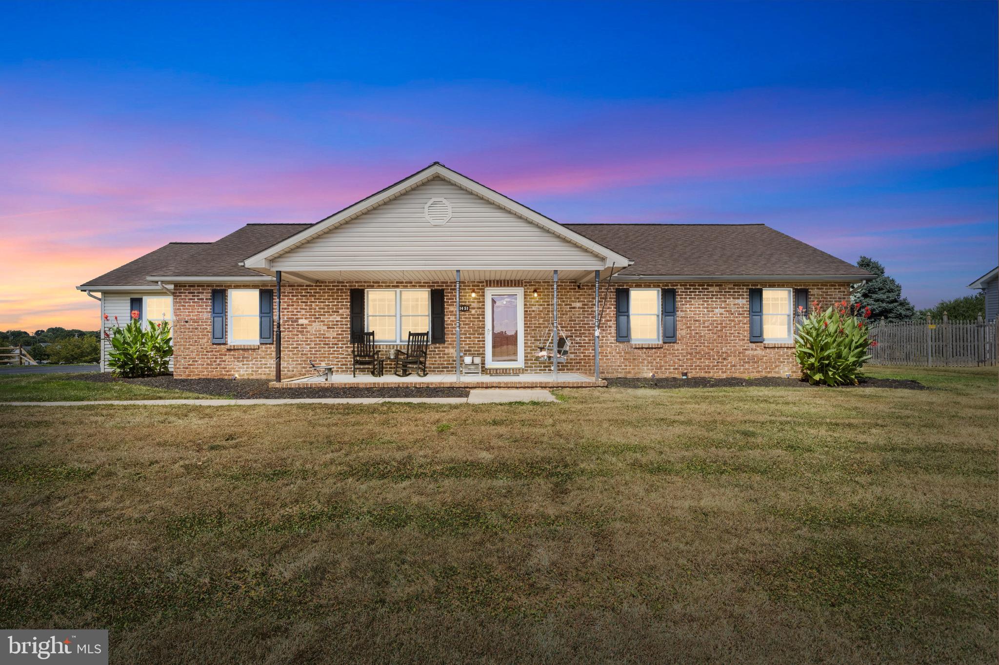 COLONIAL HILLS - Residential