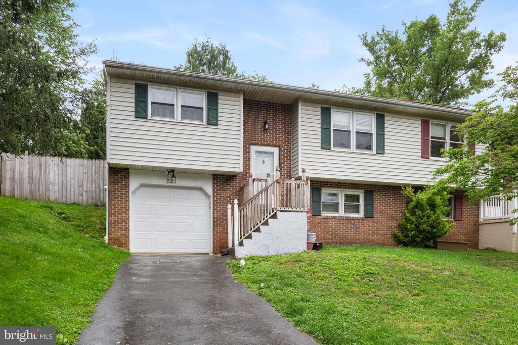 Photo of 221 Fairfax Drive, Lancaster, PA 17603 (MLS # PALA2051096)