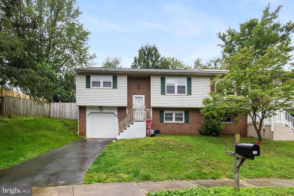 Photo of 221 Fairfax Drive, Lancaster, PA 17603 (MLS # PALA2051096)