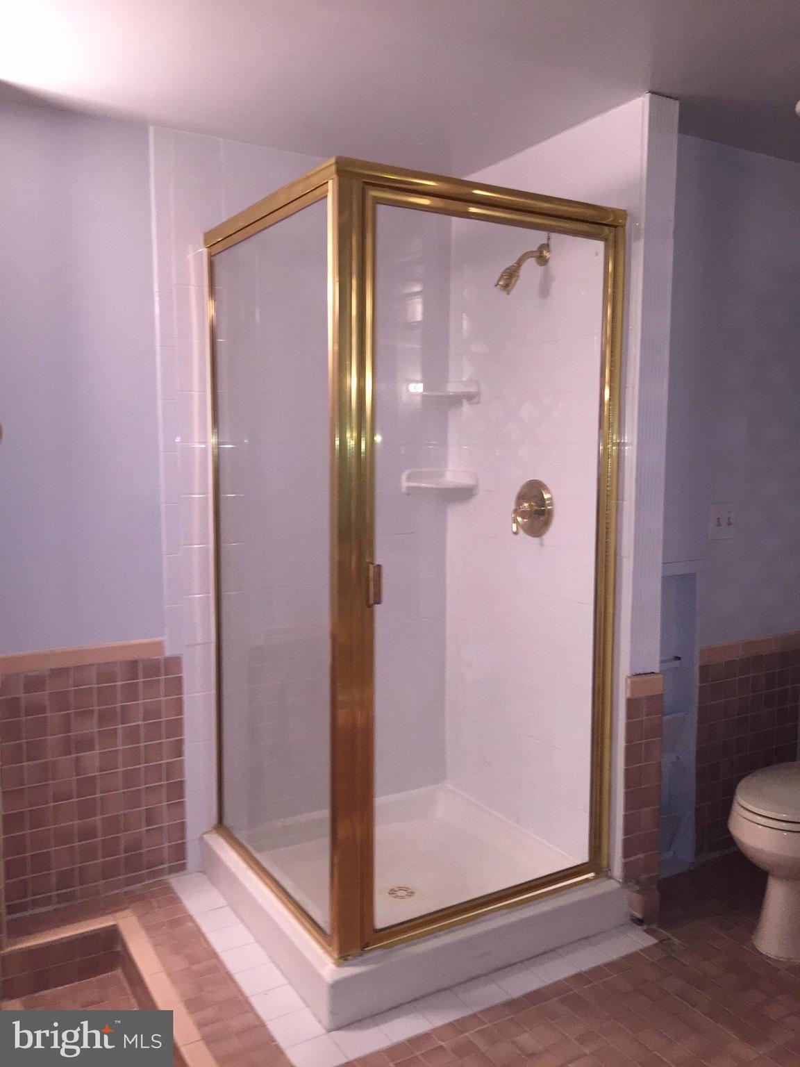 KINGS PARK WEST - Residential Lease