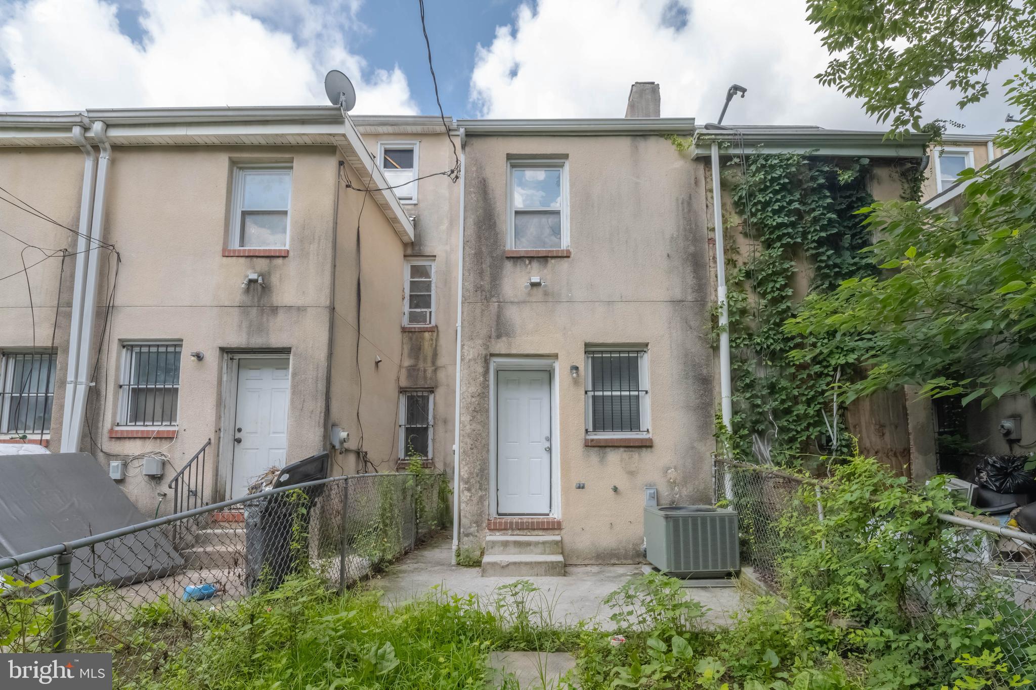 SANDTOWN-WINCHESTER - Residential