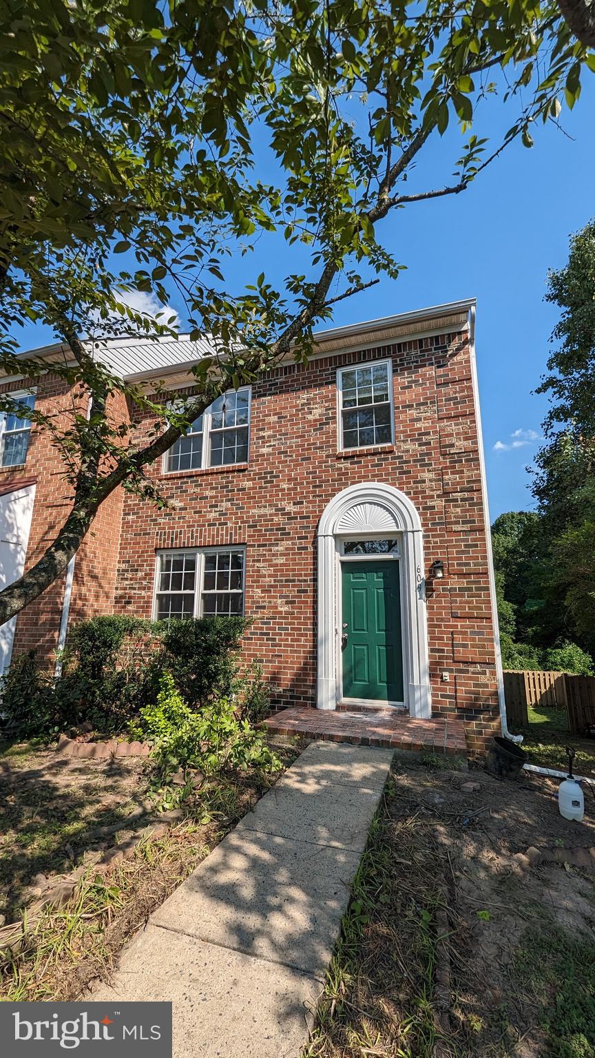 Located in Northern Stafford County, minutes from I-95 and nearby shopping plazas, this stunning end-unit townhome offers the perfect blend of comfort, style, and convenience.
Enjoy four fully finished levels, including:
A bright main level with LVL floors and an open-concept layout—ideal for entertaining
A modern kitchen with stainless steel appliances and granite countertops
A top-floor loft, perfect for a home office, study, or creative space
A walk-out lower level basement complete with a wet bar—a great setup for recreation or potential rental income
As an end-unit, this home benefits from extra natural light and enhanced privacy.
Prime Location:
Minutes to restaurants, shopping, hardware stores, hospitals, and banks
Easy commute via I-95, commuter lots, bus routes, slug lines, and close proximity to Marine Corps Base Quantico & FBI Academy
This move-in-ready home offers unbeatable value in a sought-after location—it won’t last long! Schedule your showing today!