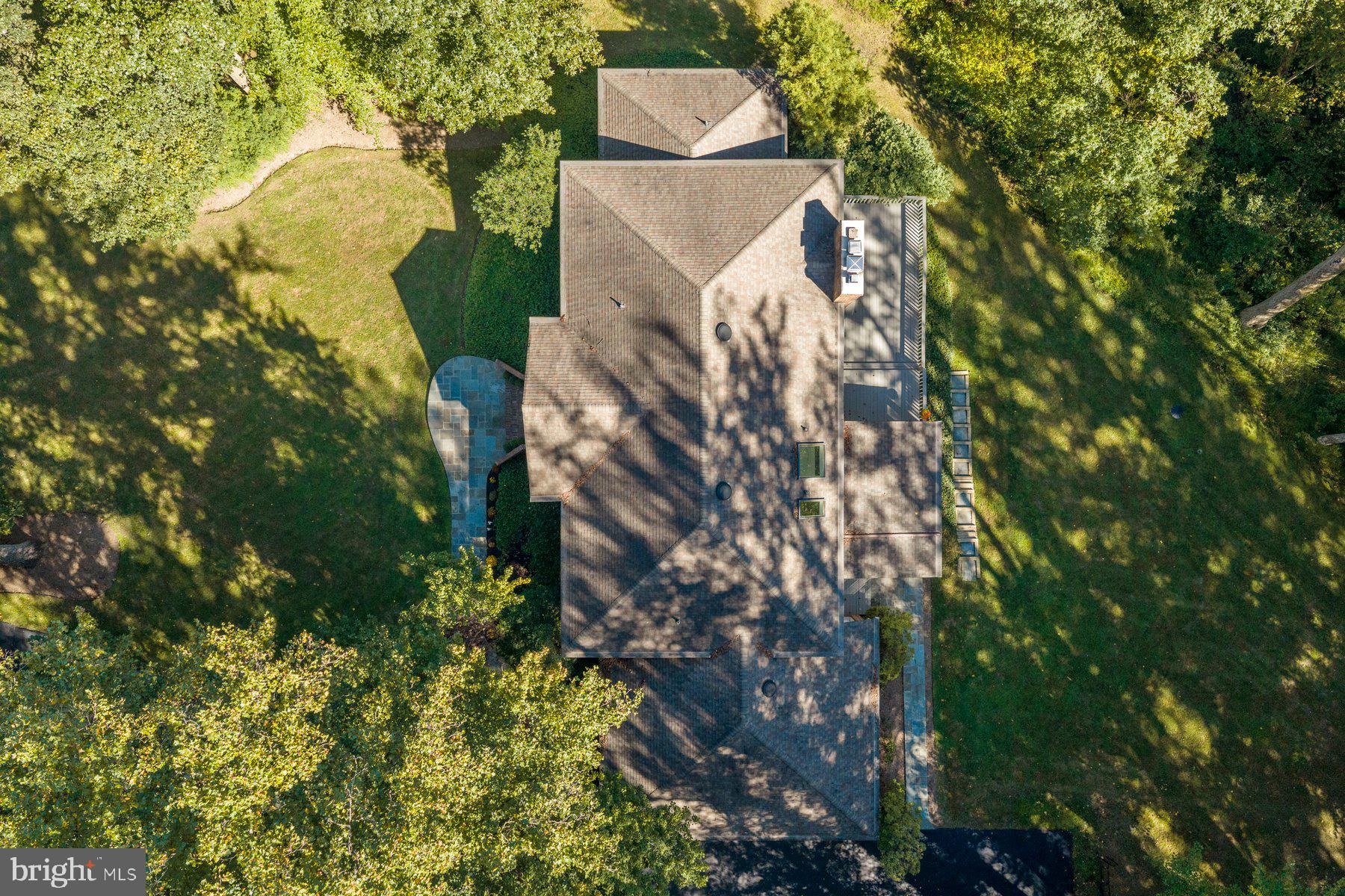 2426 WESTMINSTER DRIVE