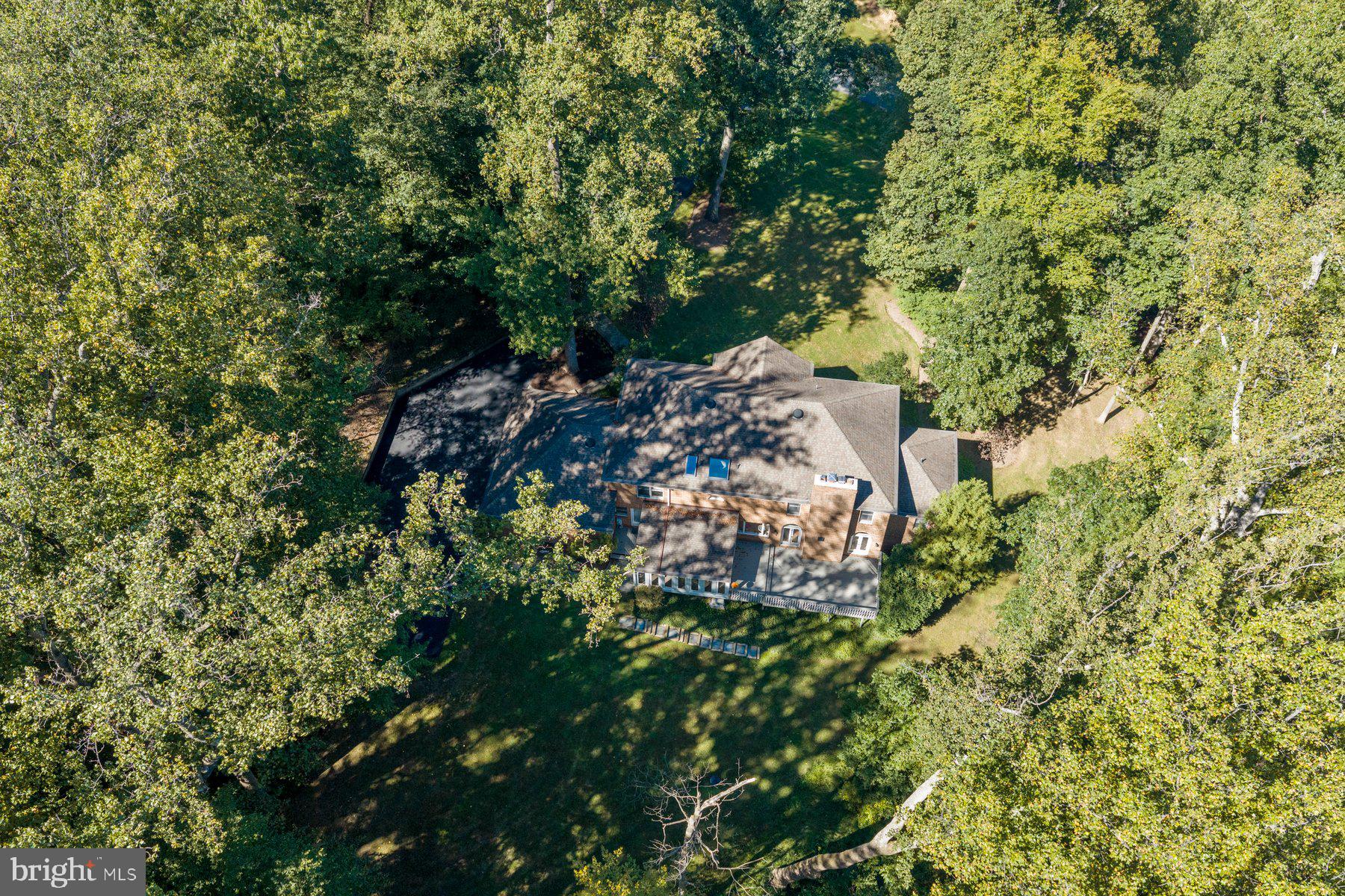 2426 WESTMINSTER DRIVE