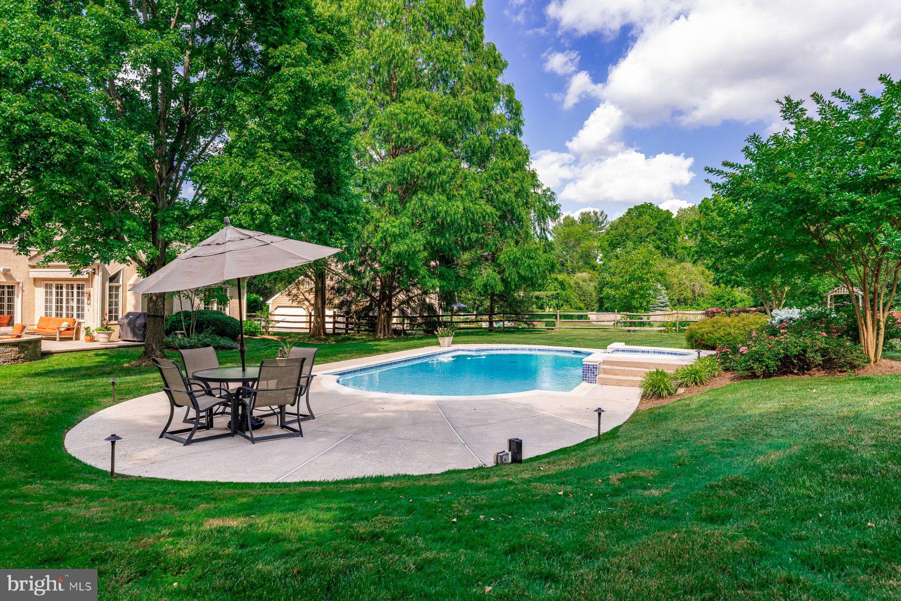 STONEGATE - Residential