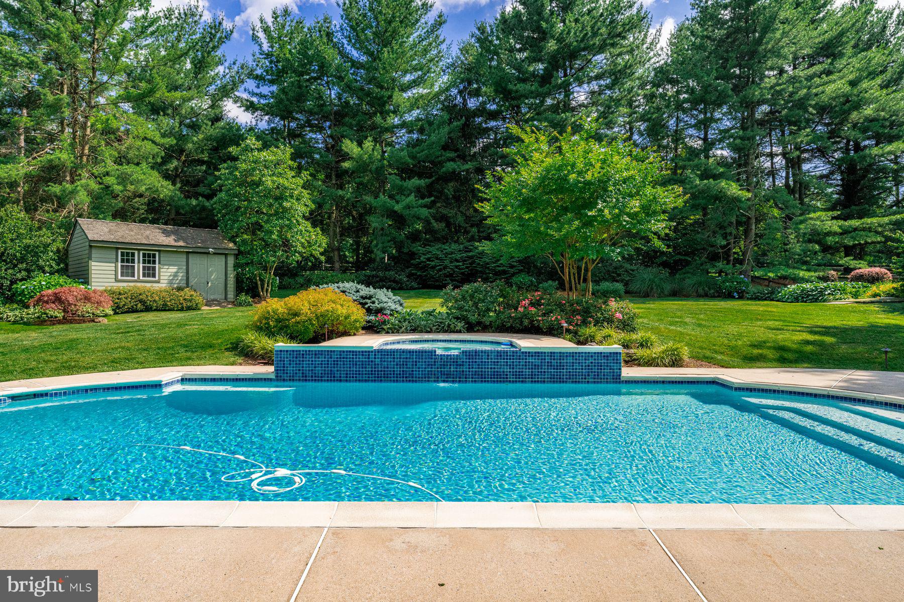 STONEGATE - Residential