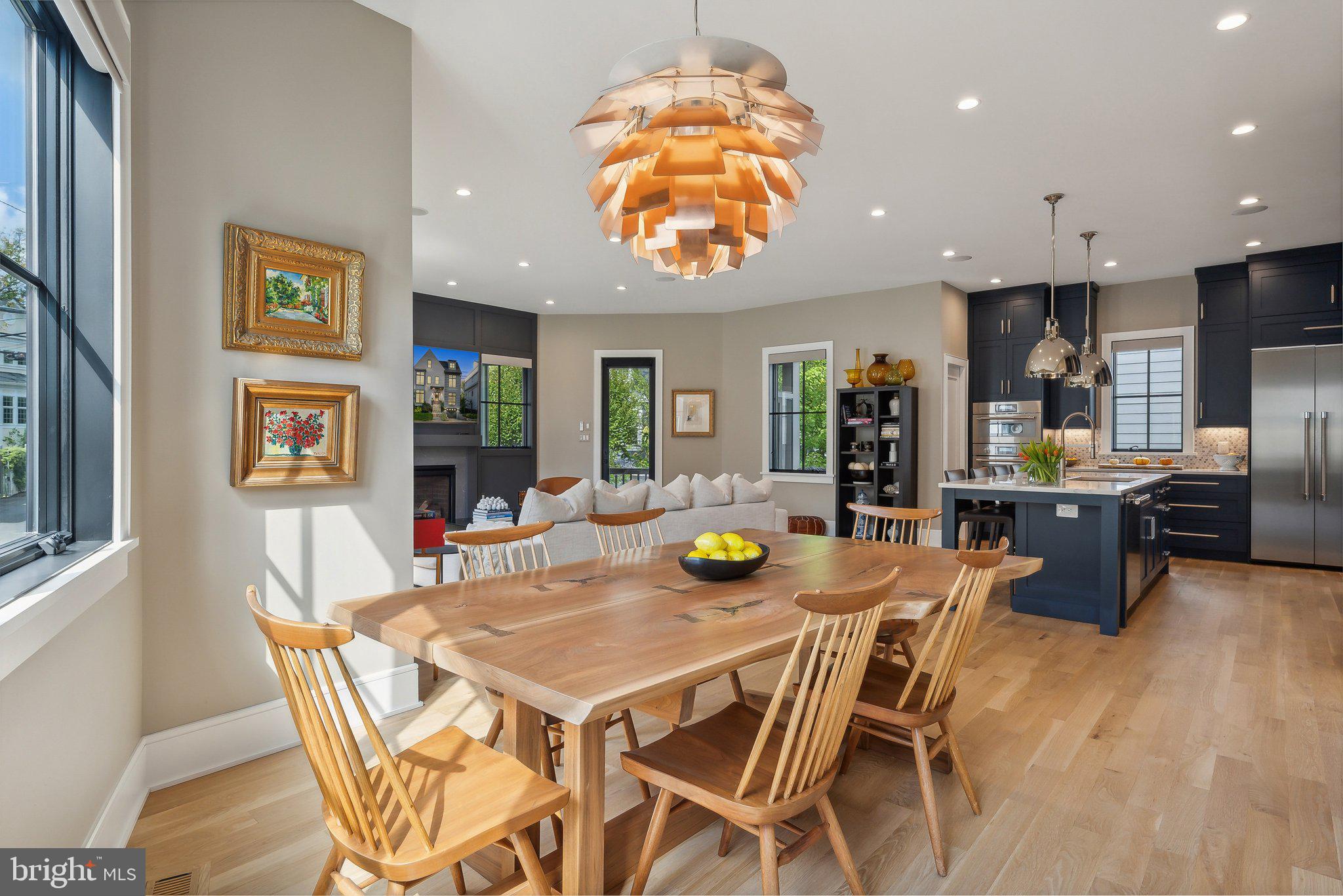 LYON VILLAGE - Residential