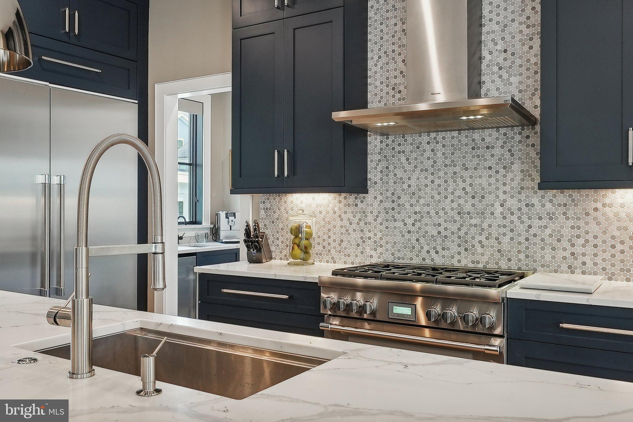 LYON VILLAGE - Residential