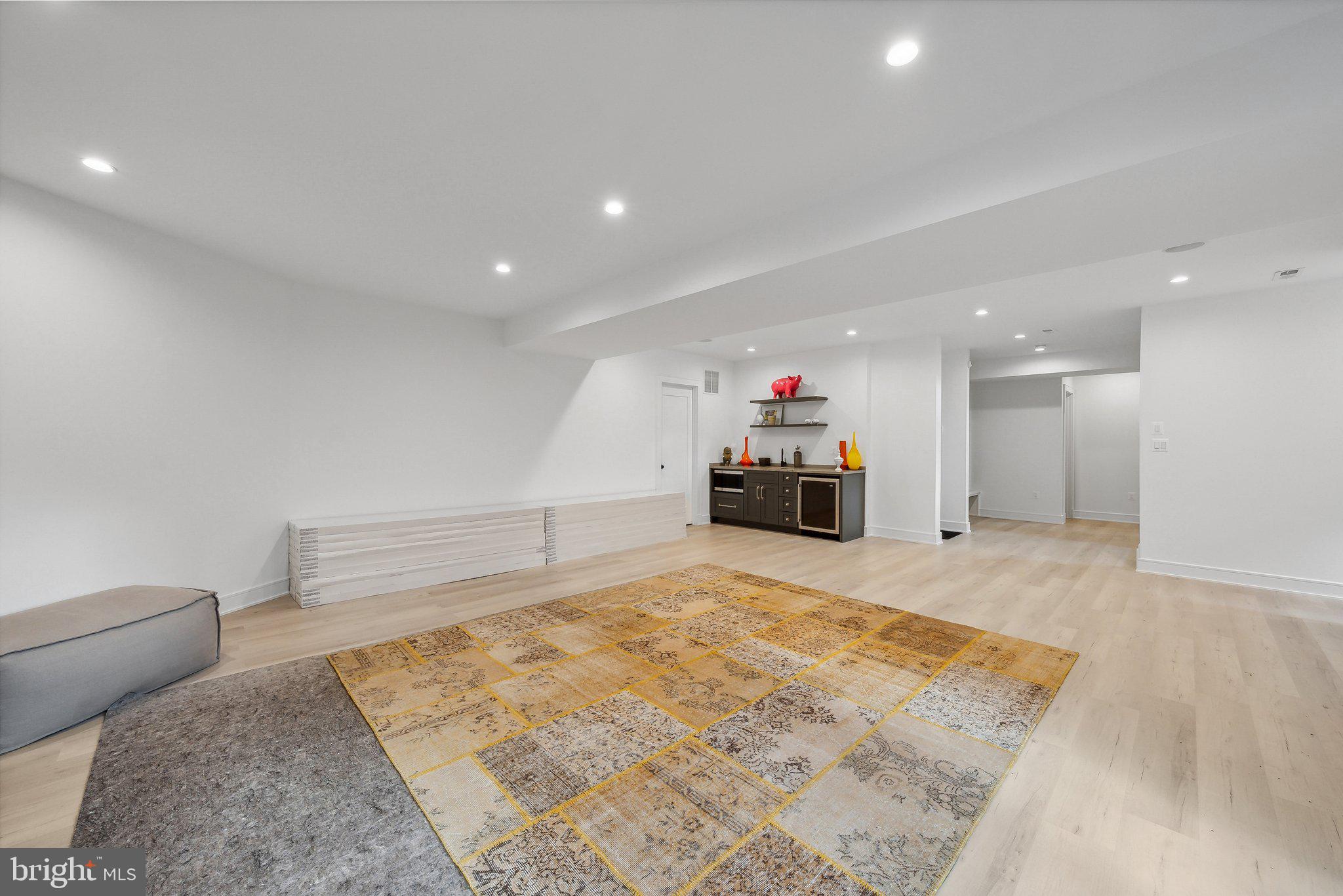 LYON VILLAGE - Residential