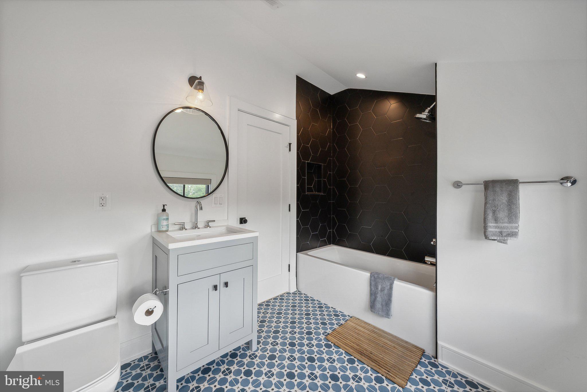 LYON VILLAGE - Residential