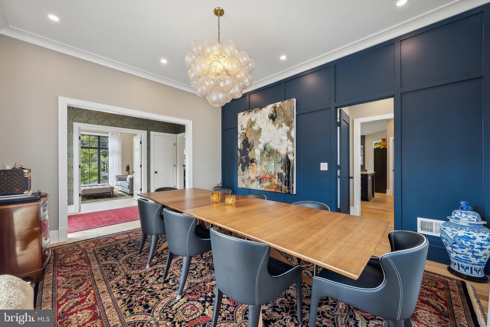 LYON VILLAGE - Residential