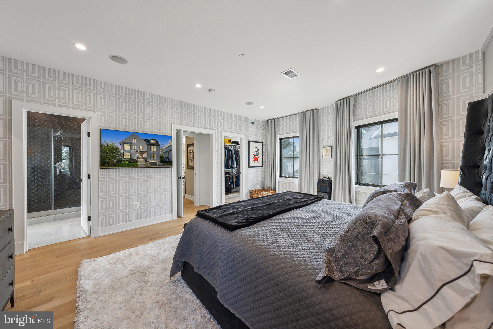 LYON VILLAGE - Residential