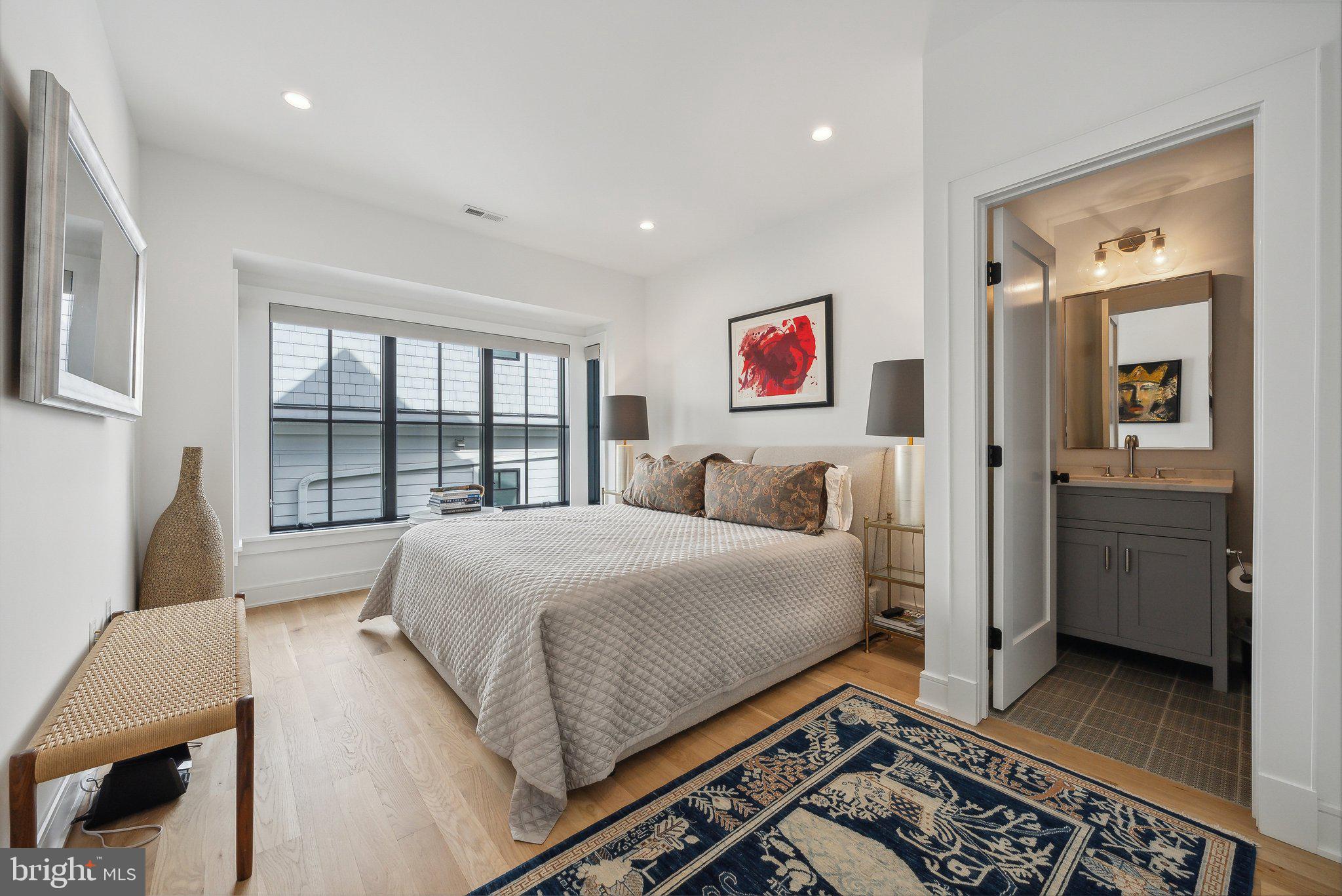 LYON VILLAGE - Residential