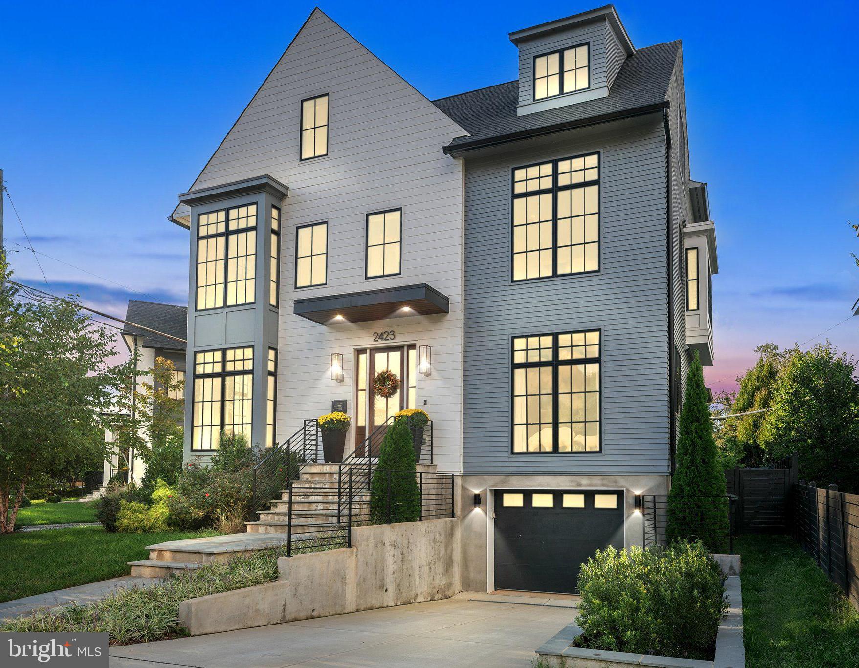 LYON VILLAGE - Residential