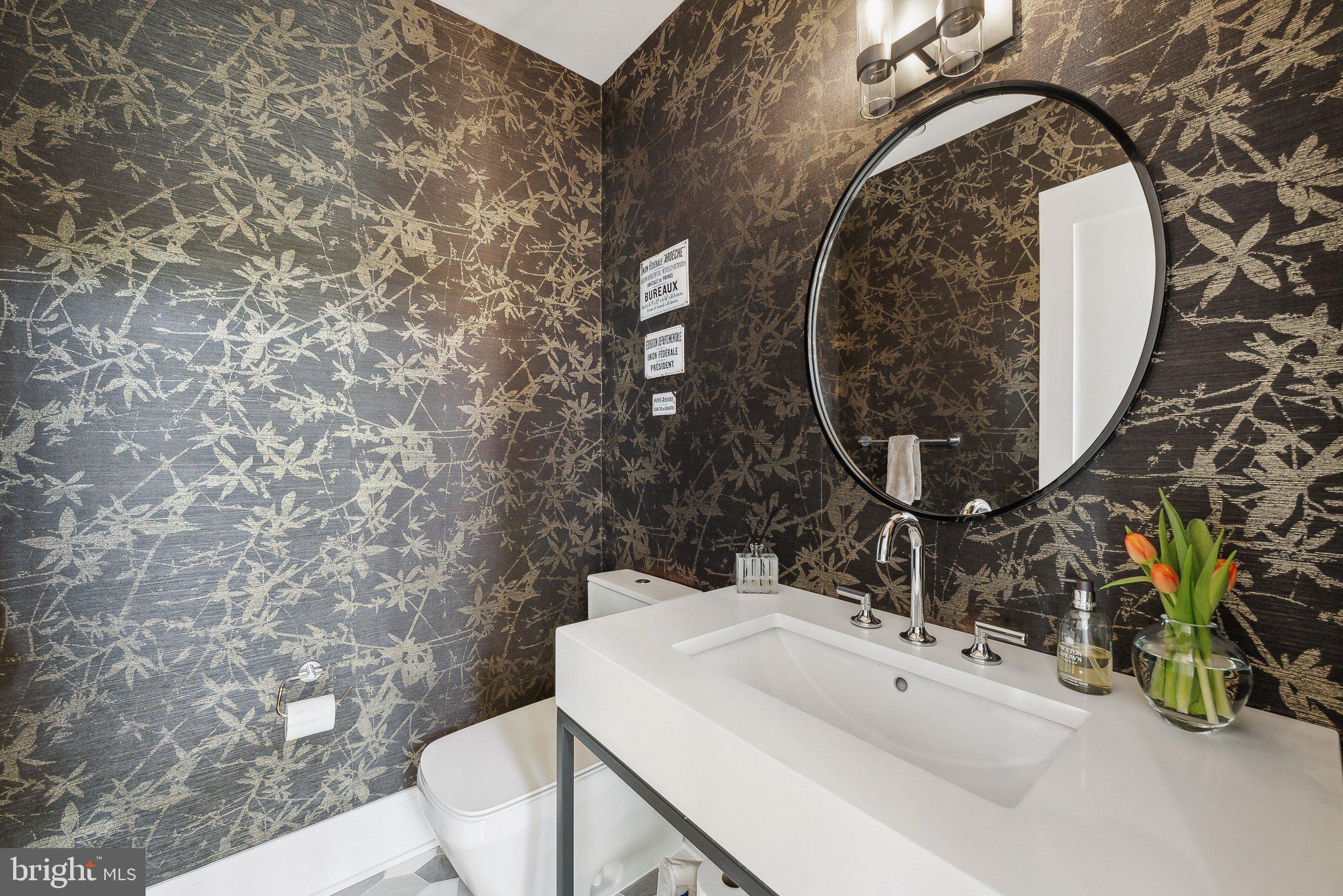 LYON VILLAGE - Residential