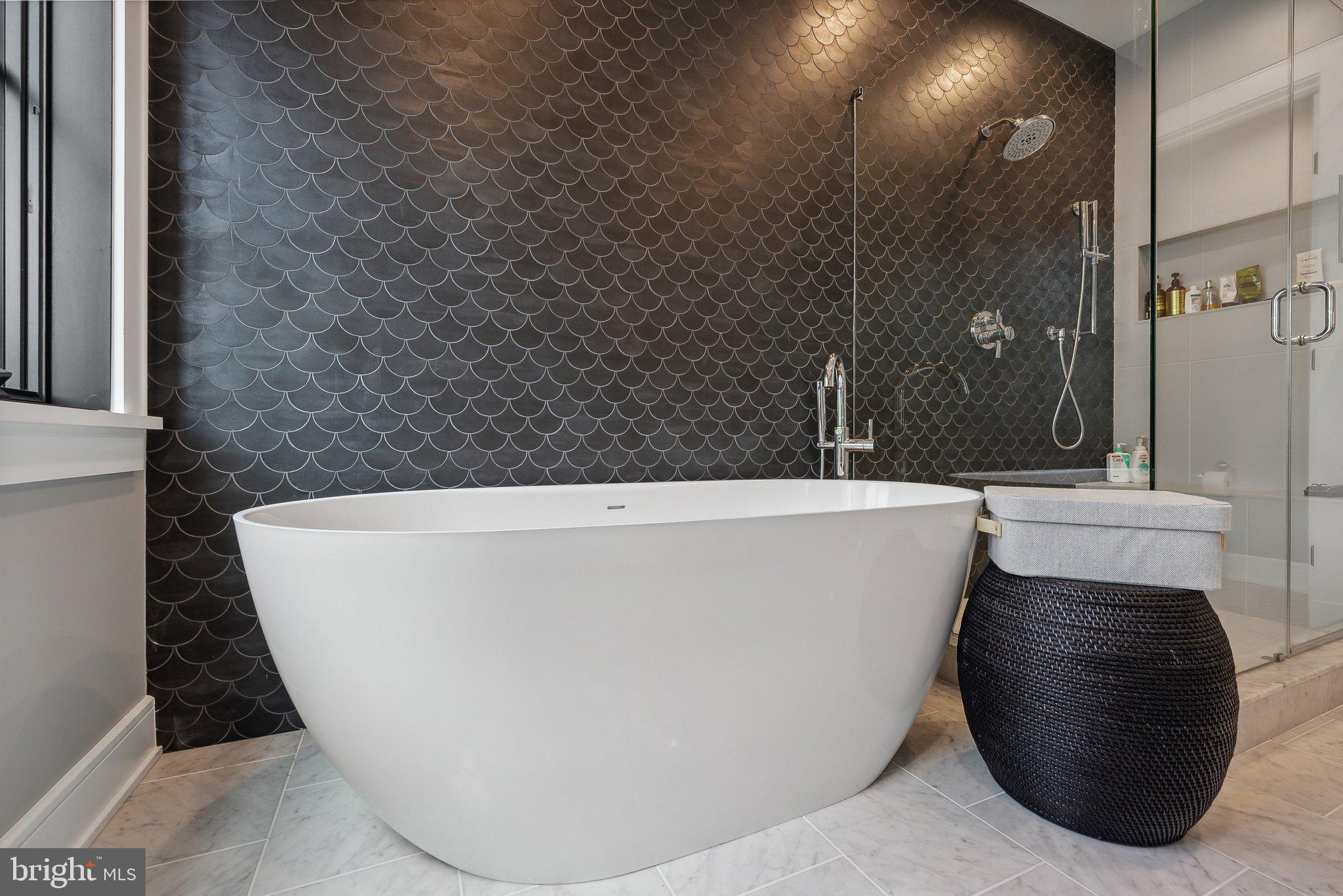 LYON VILLAGE - Residential