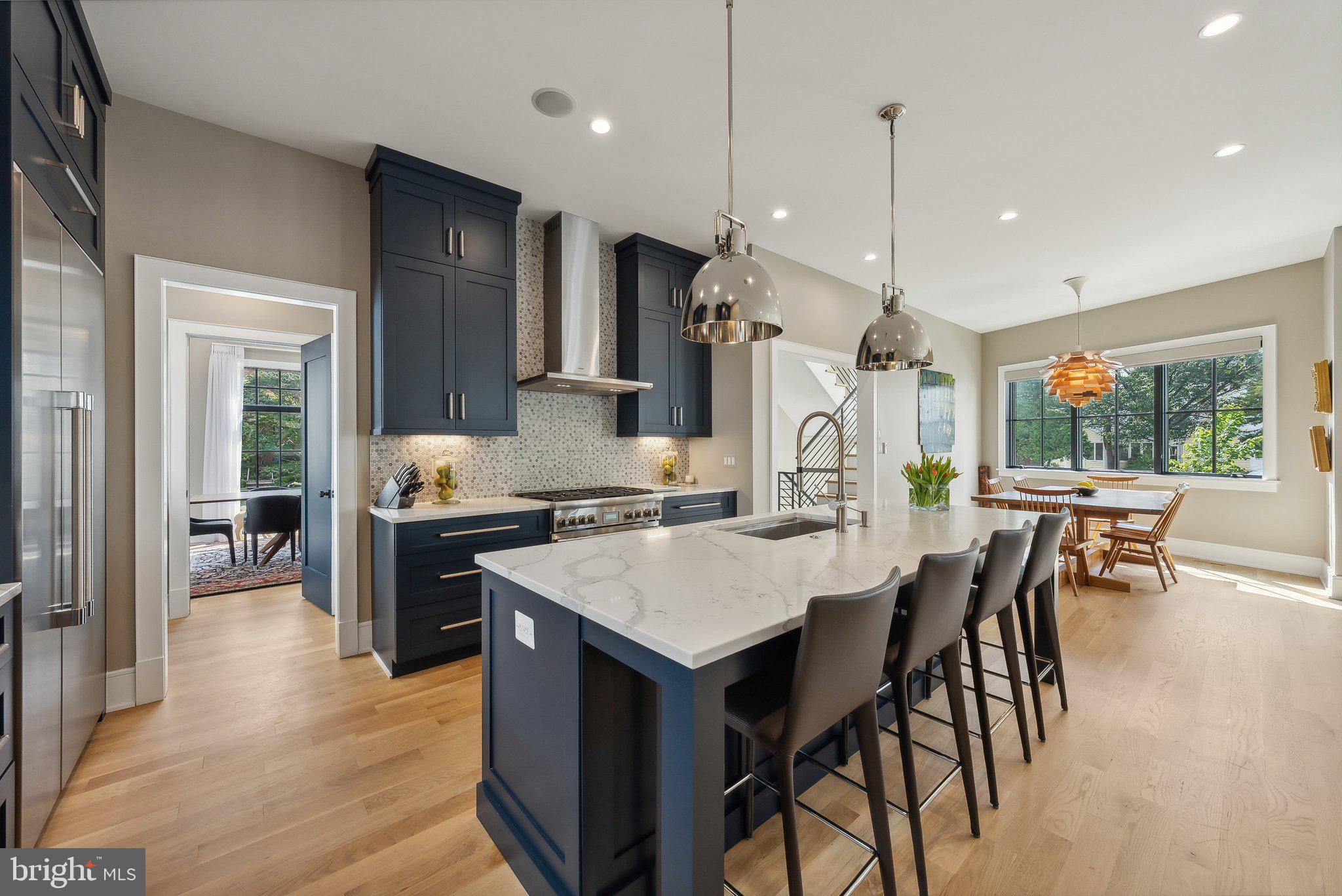 LYON VILLAGE - Residential