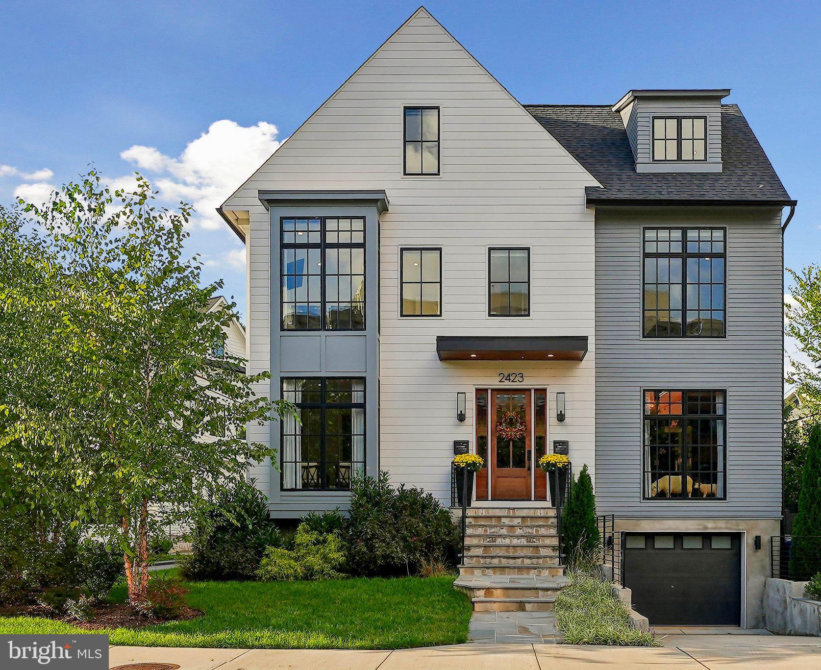 LYON VILLAGE - Residential