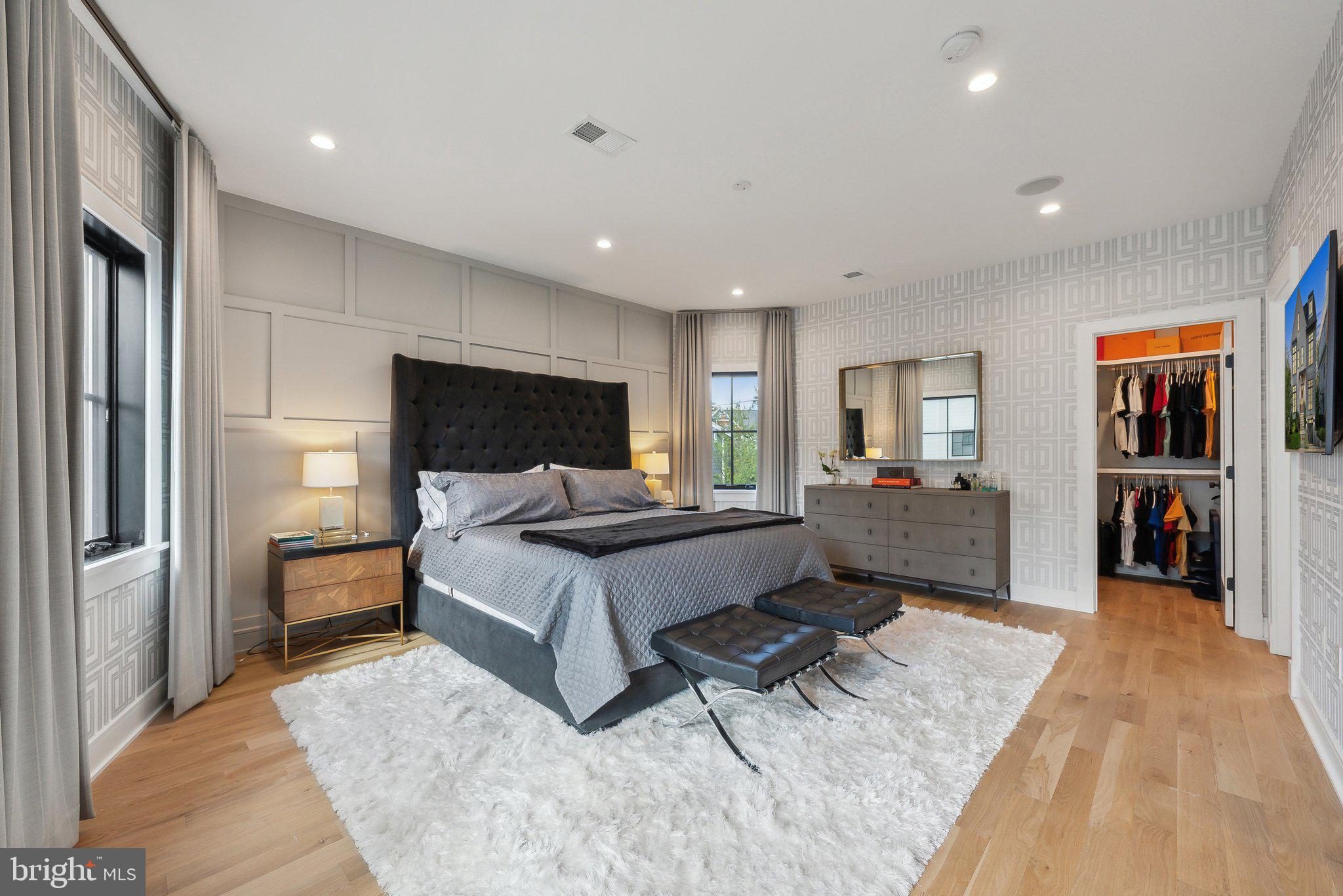 LYON VILLAGE - Residential