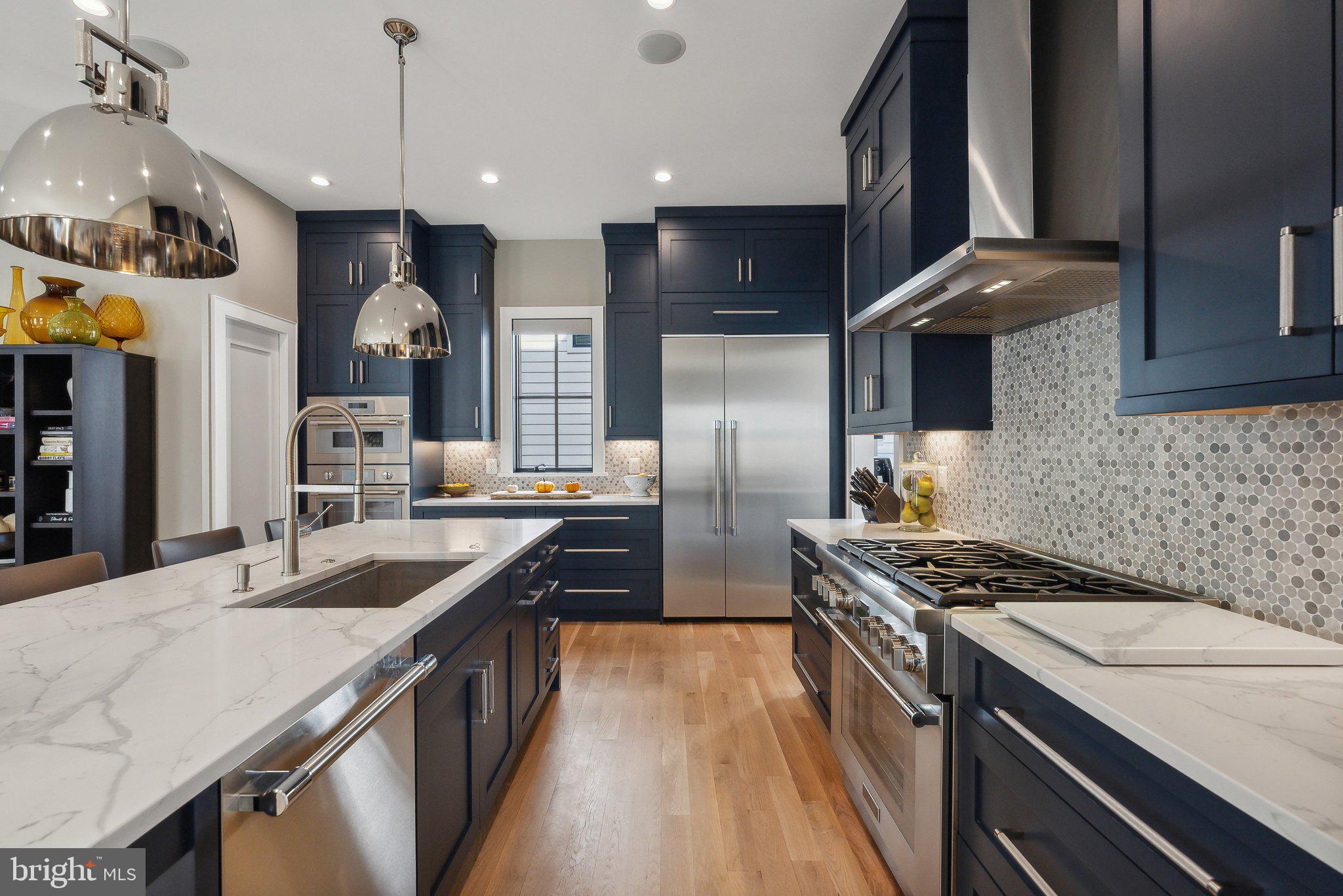 LYON VILLAGE - Residential