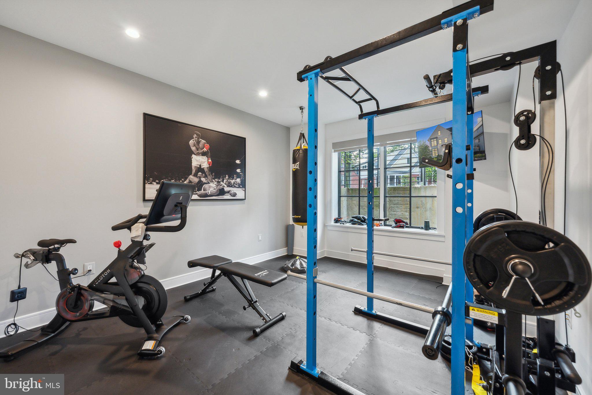 LYON VILLAGE - Residential