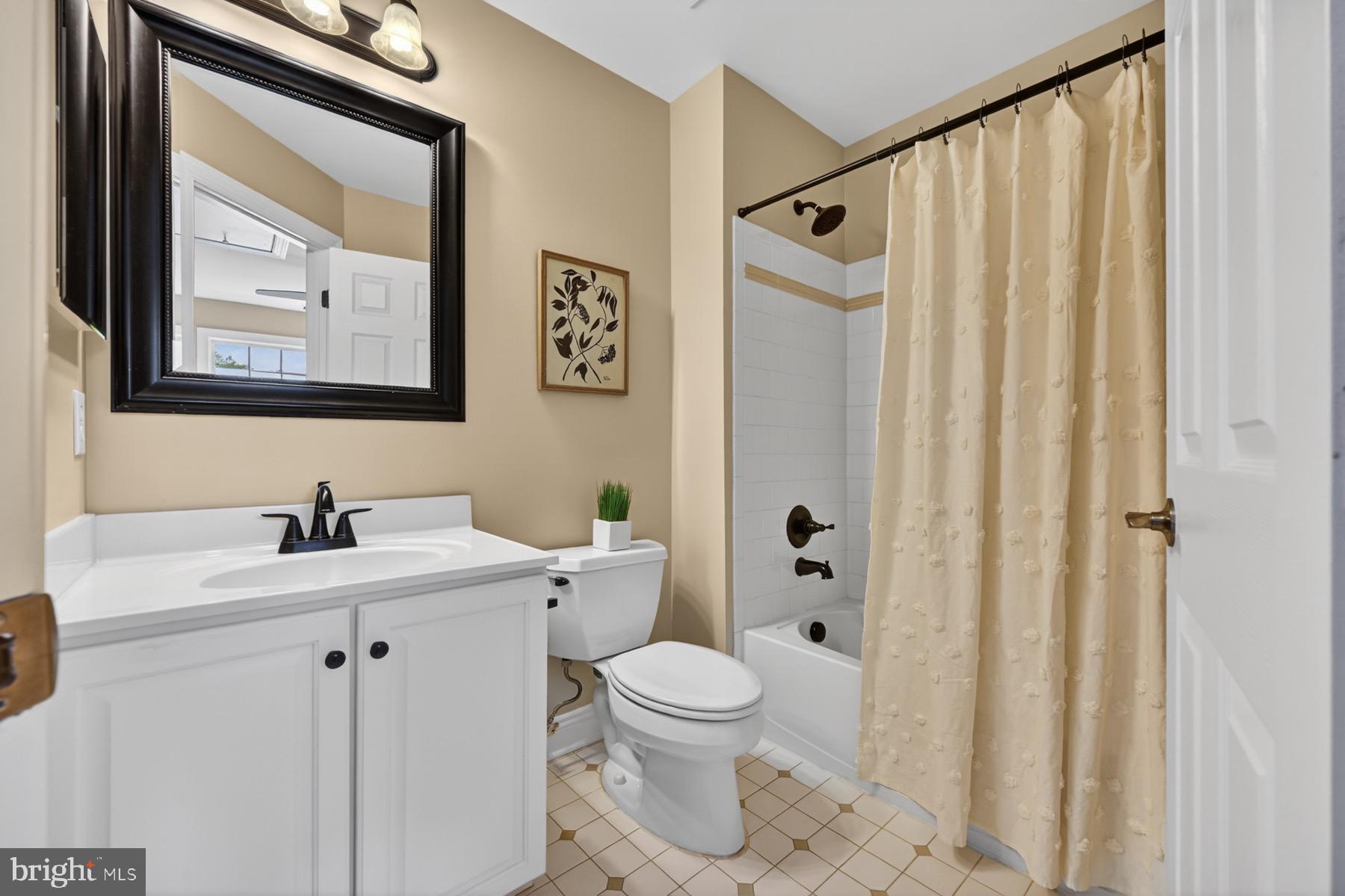 SOUTH RIVER COLONY - Residential