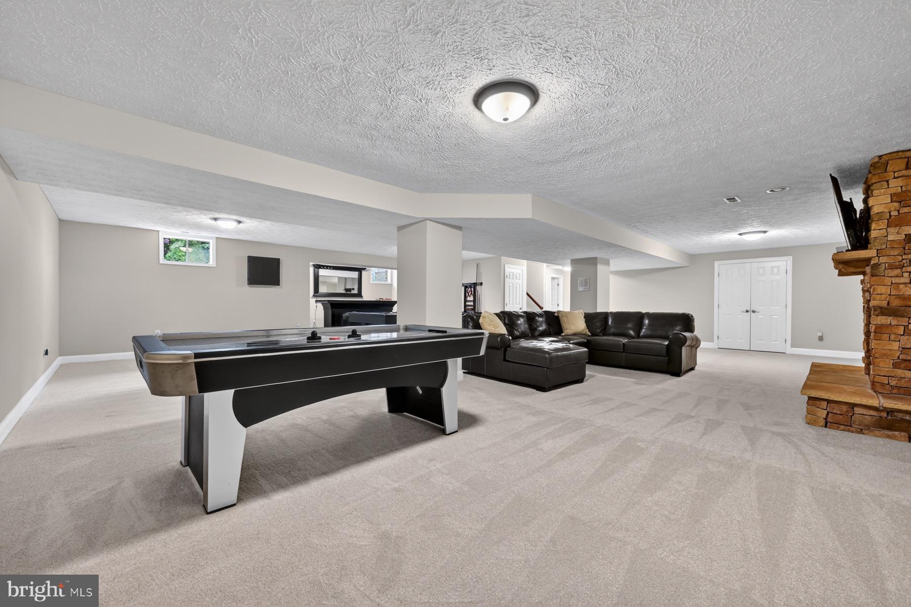 SOUTH RIVER COLONY - Residential