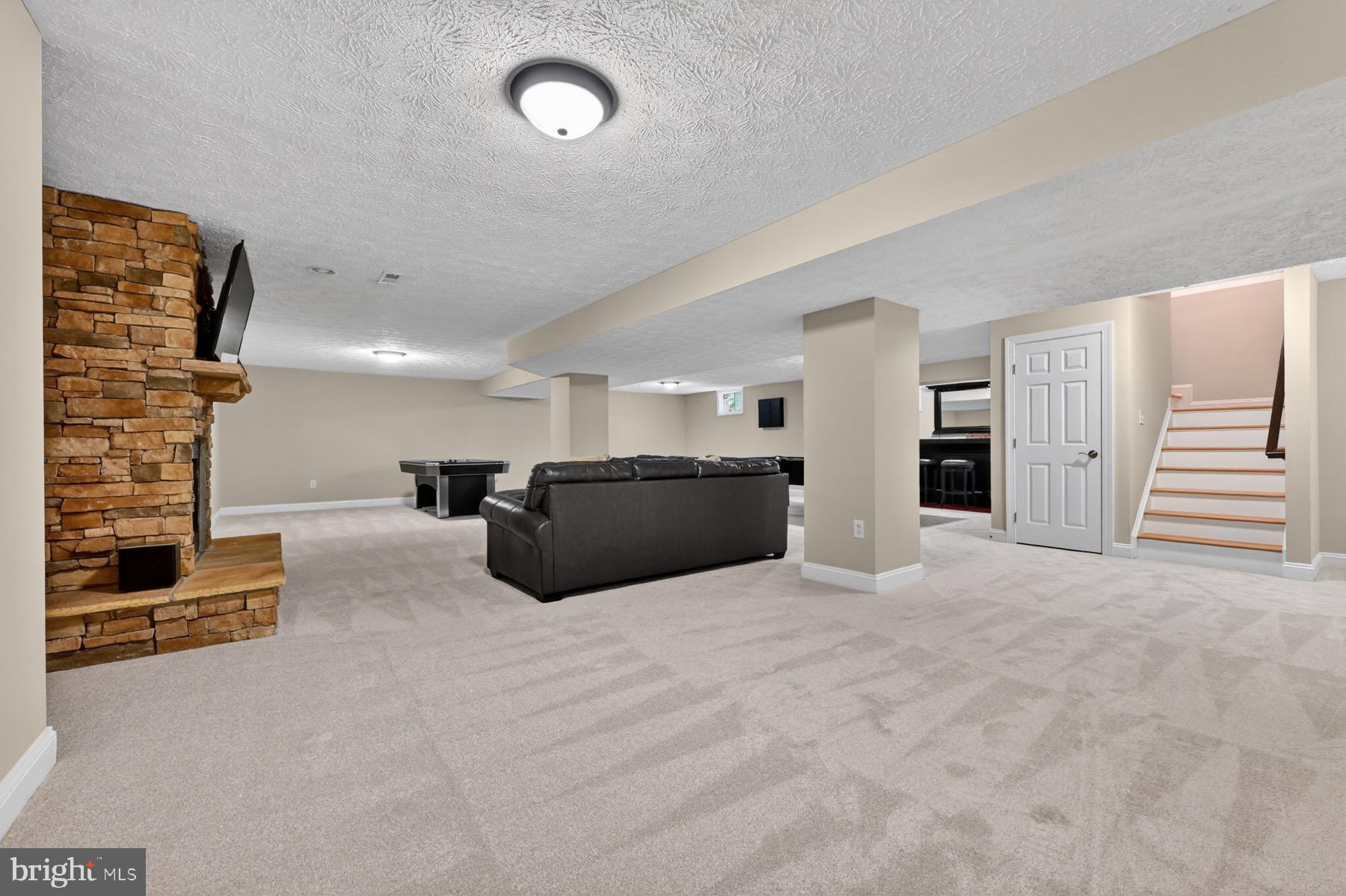SOUTH RIVER COLONY - Residential
