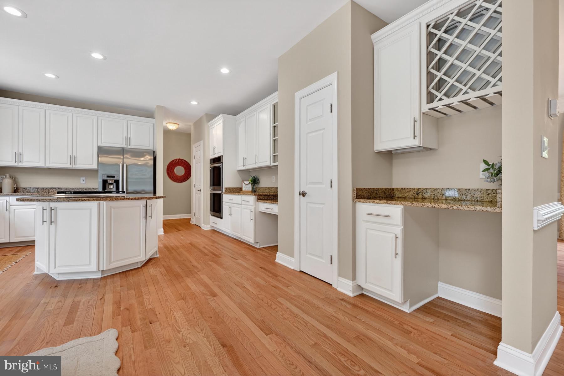 SOUTH RIVER COLONY - Residential