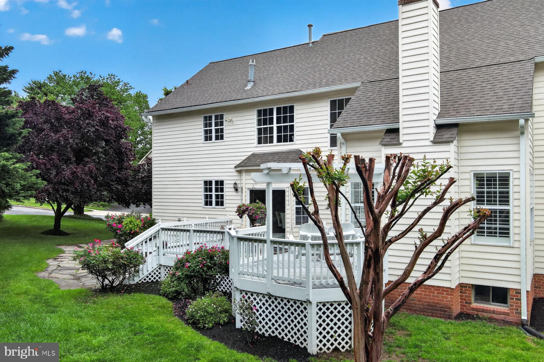 SOUTH RIVER COLONY - Residential